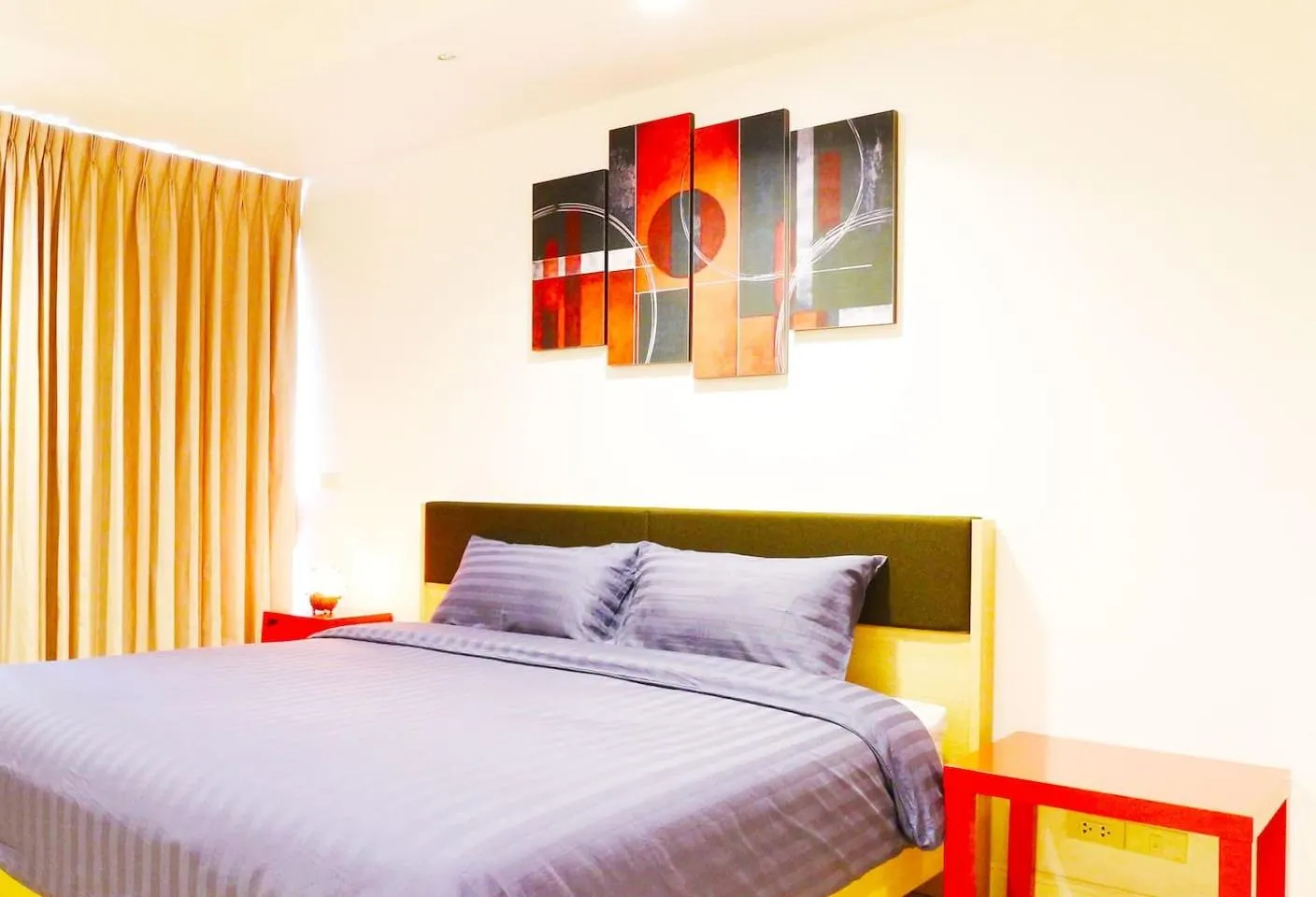 Bedroom, Bed in Serena Sathorn Suites