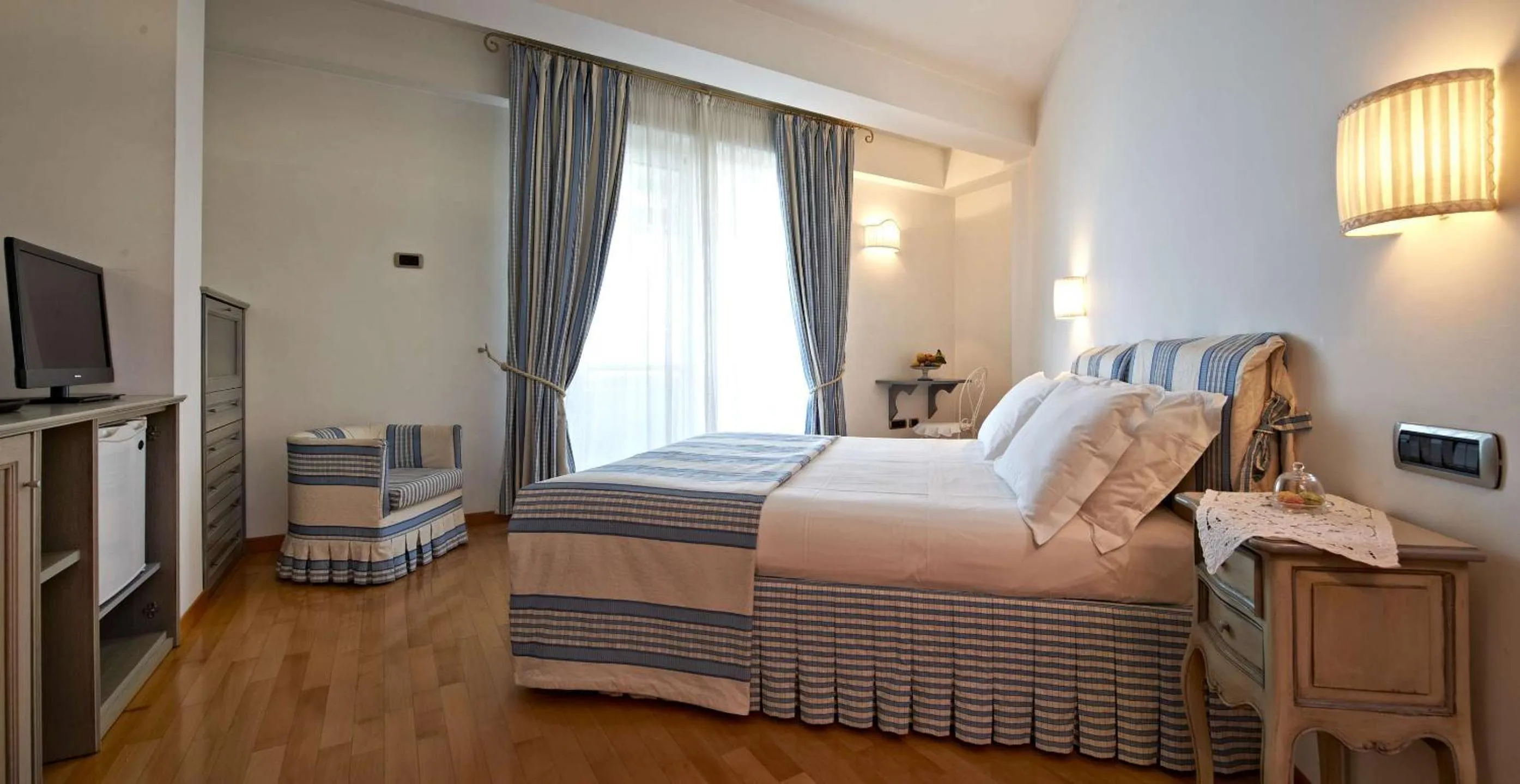 Photo of the whole room, Bed in Villa Poseidon -Boutique Hotel-