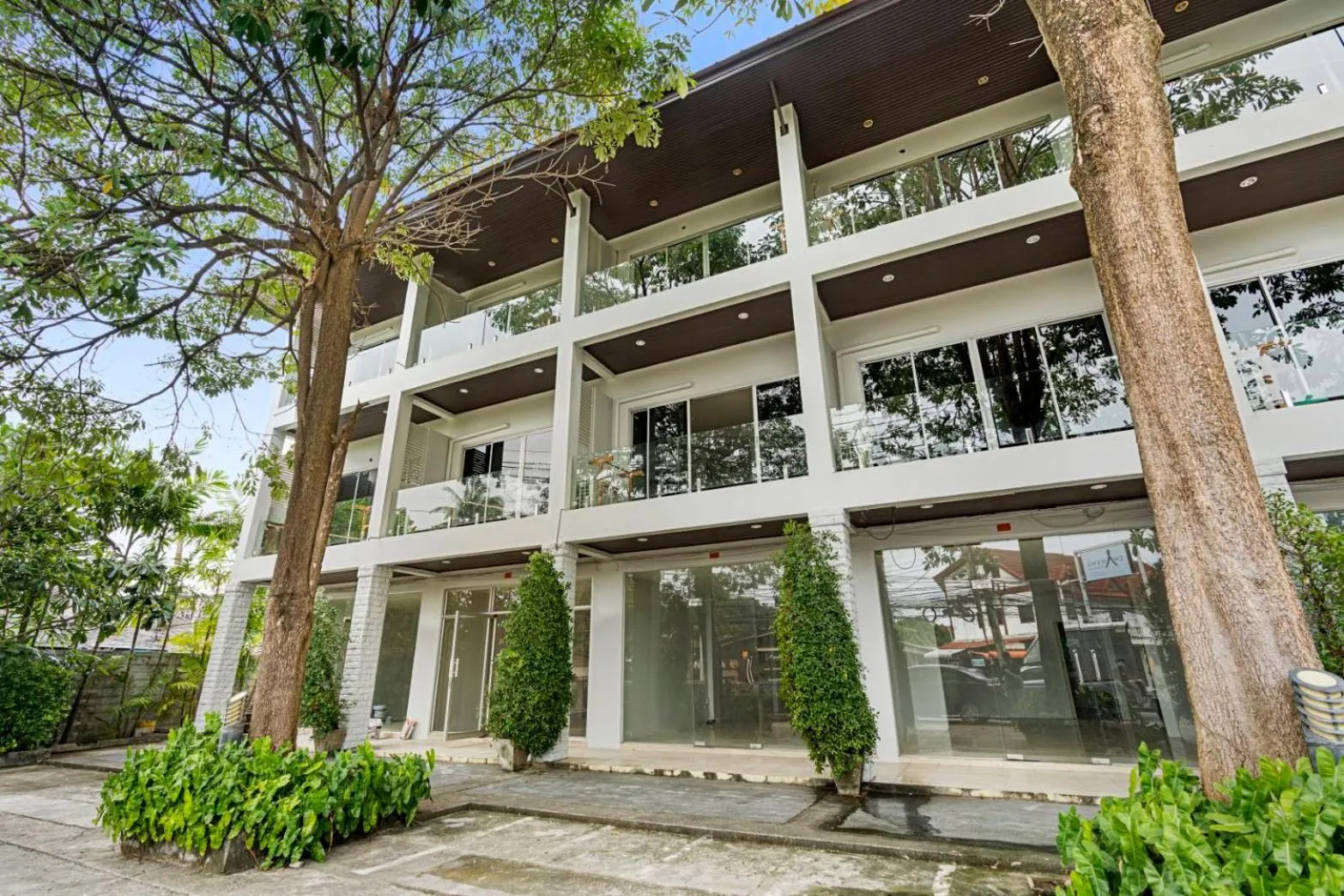 Property building in Chaweng Terrace