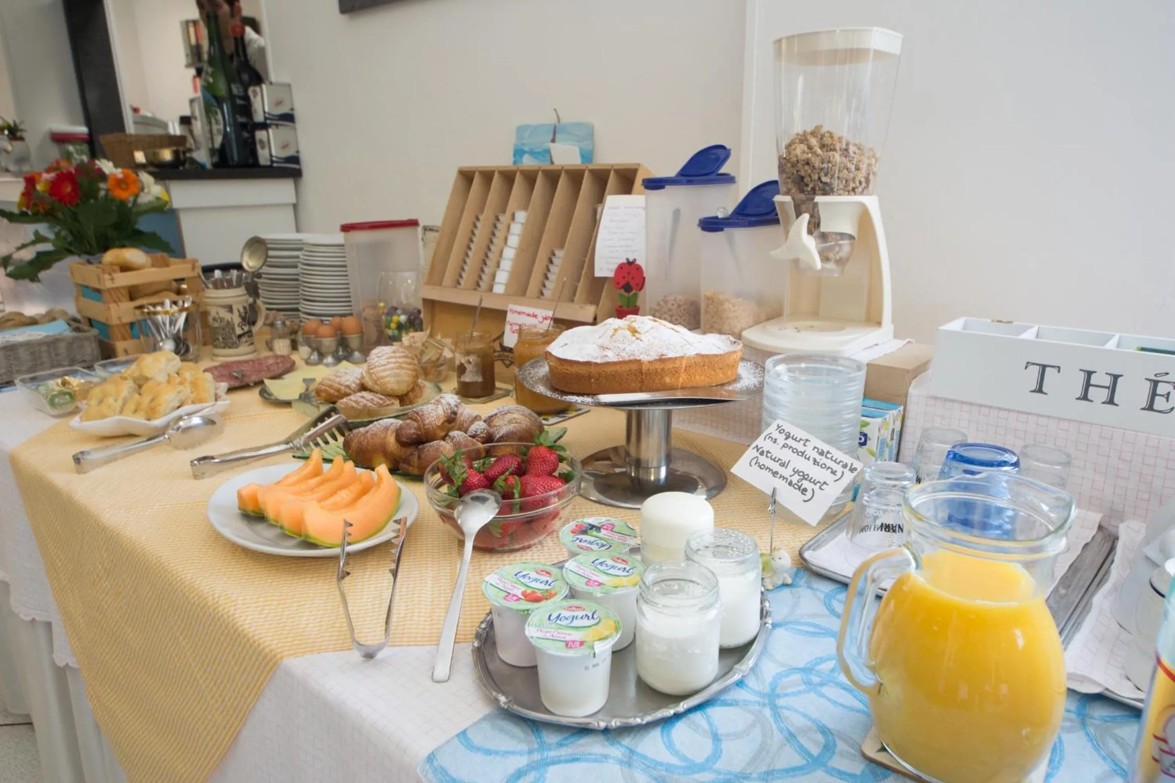 Buffet breakfast in Hotel Deutsche Familien