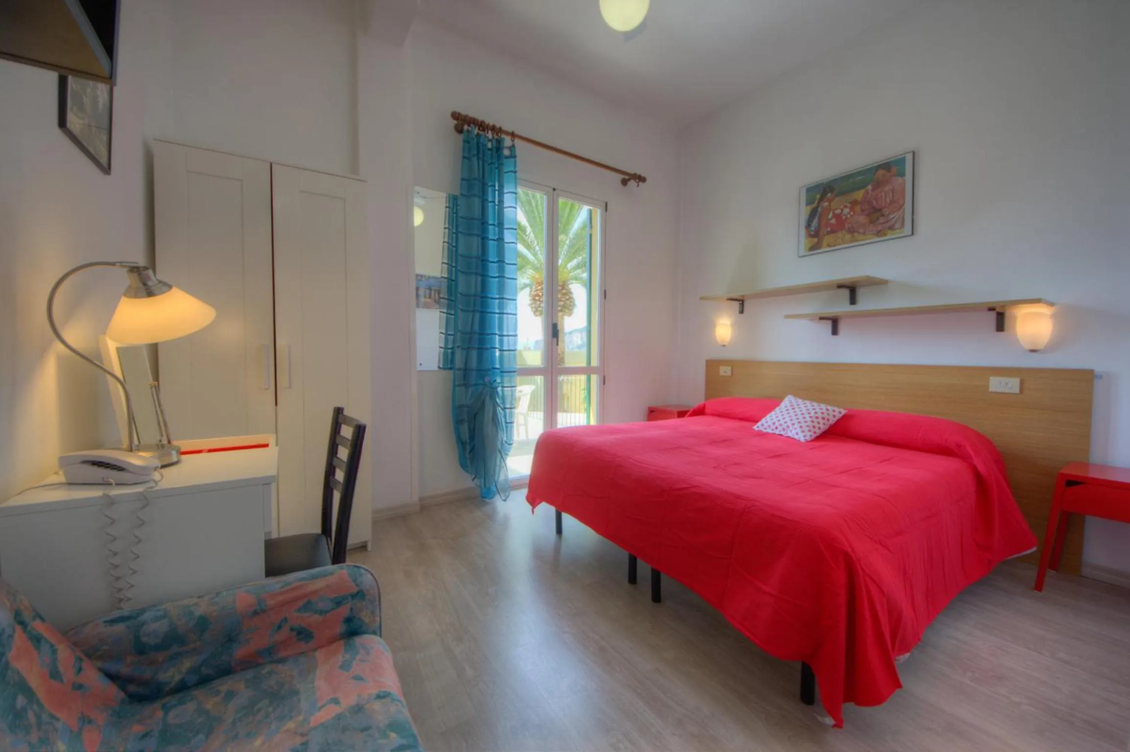 Photo of the whole room, Bed in Hotel Deutsche Familien