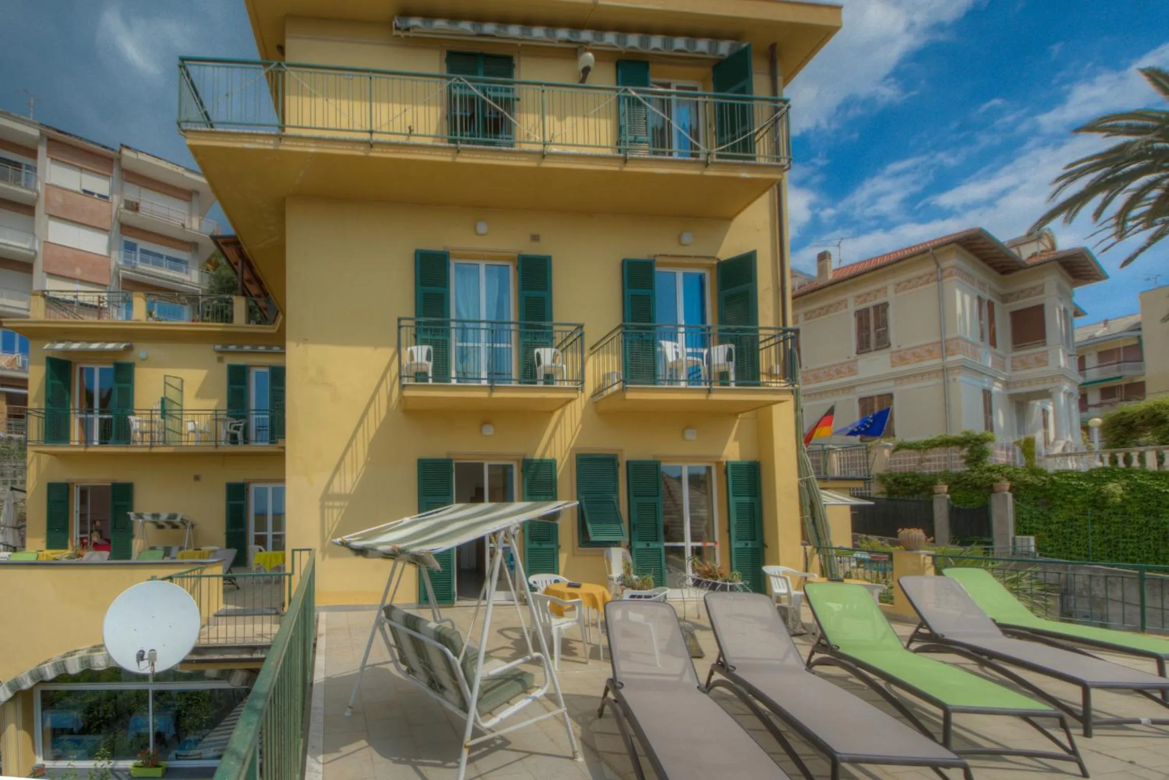 Property building in Hotel Deutsche Familien