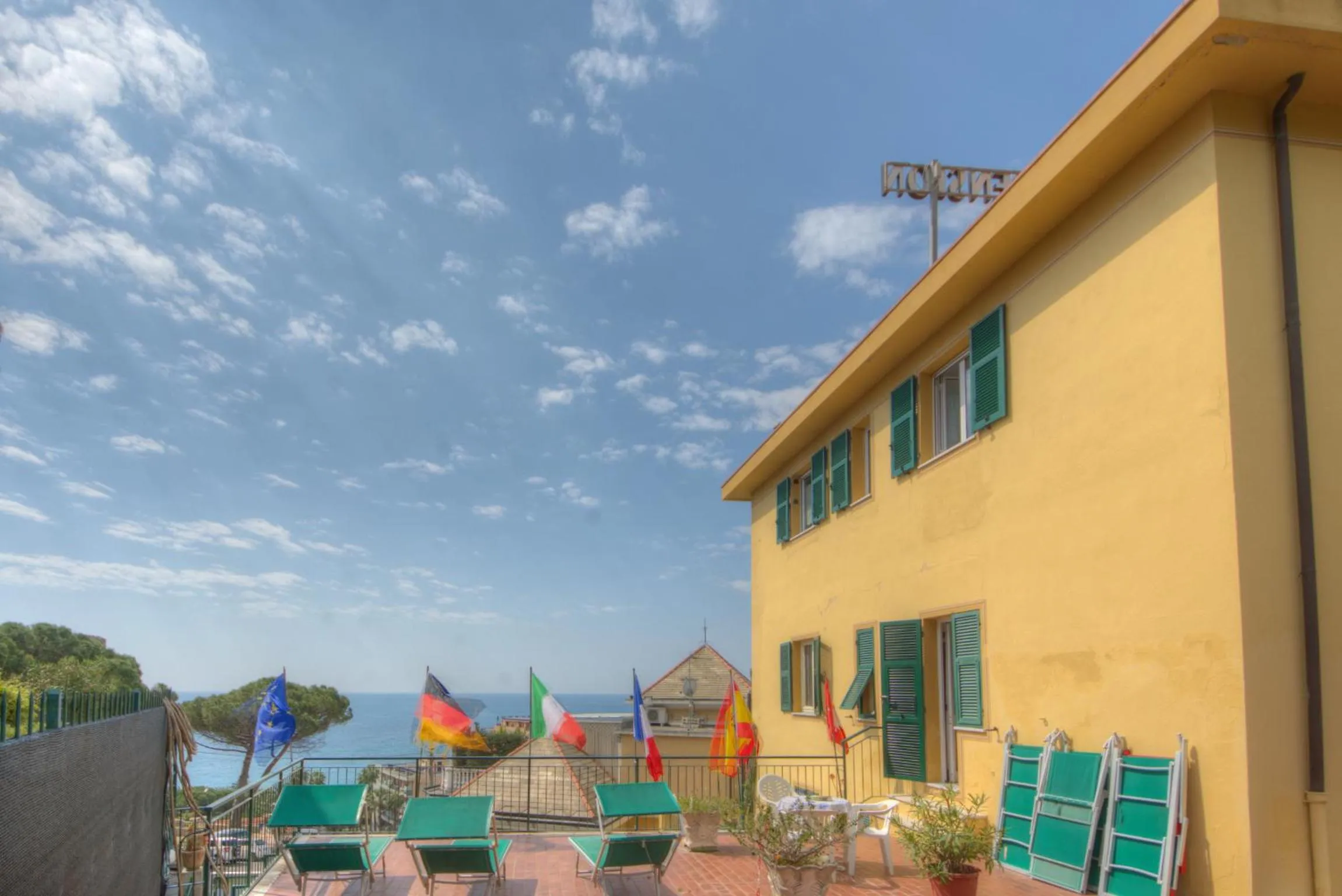 Property building in Hotel Deutsche Familien