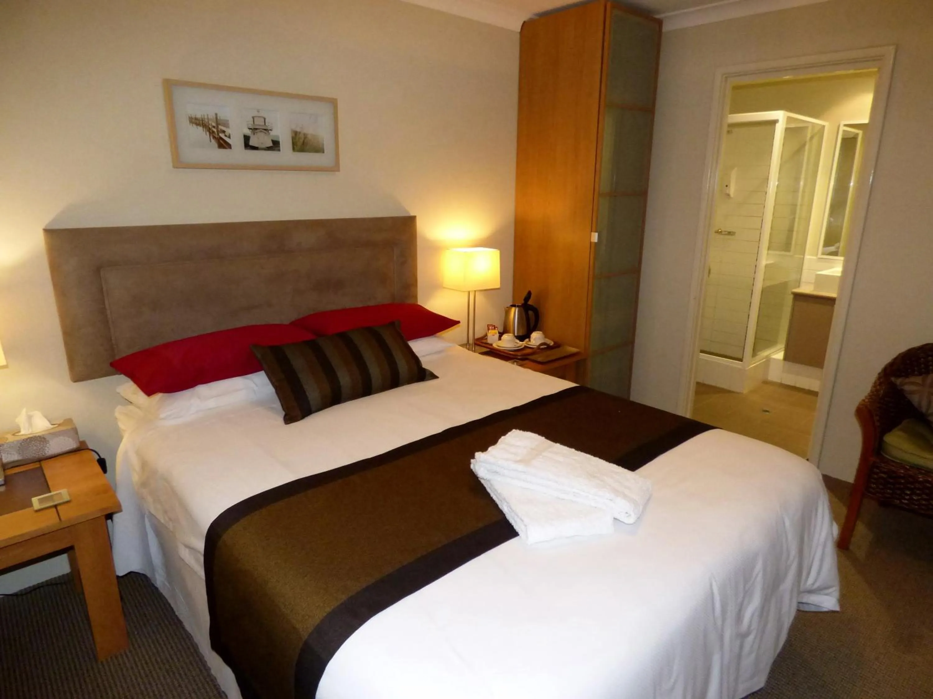 Bedroom, Bed in Breakwater Short Stay