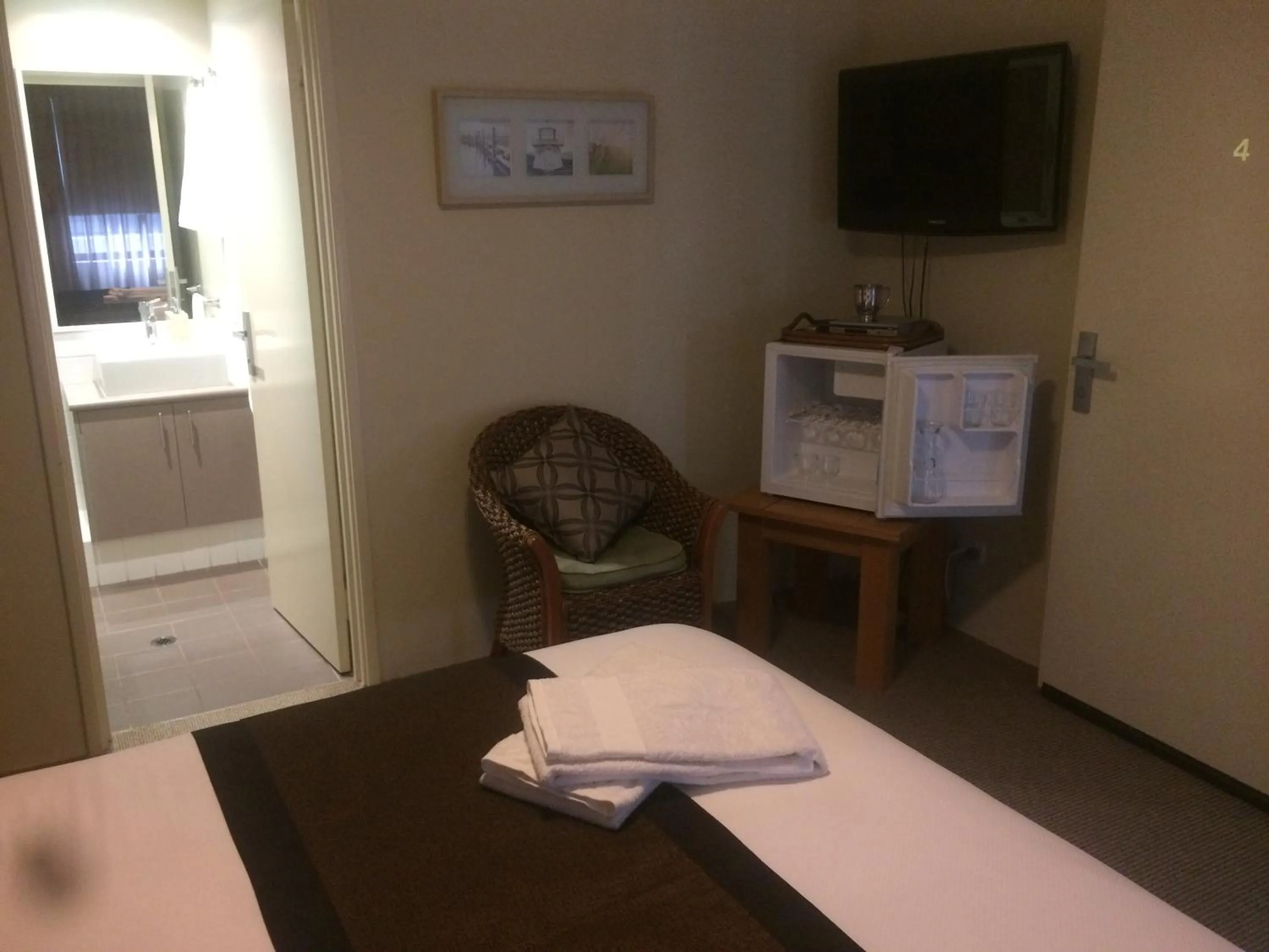 Bed in Breakwater Short Stay