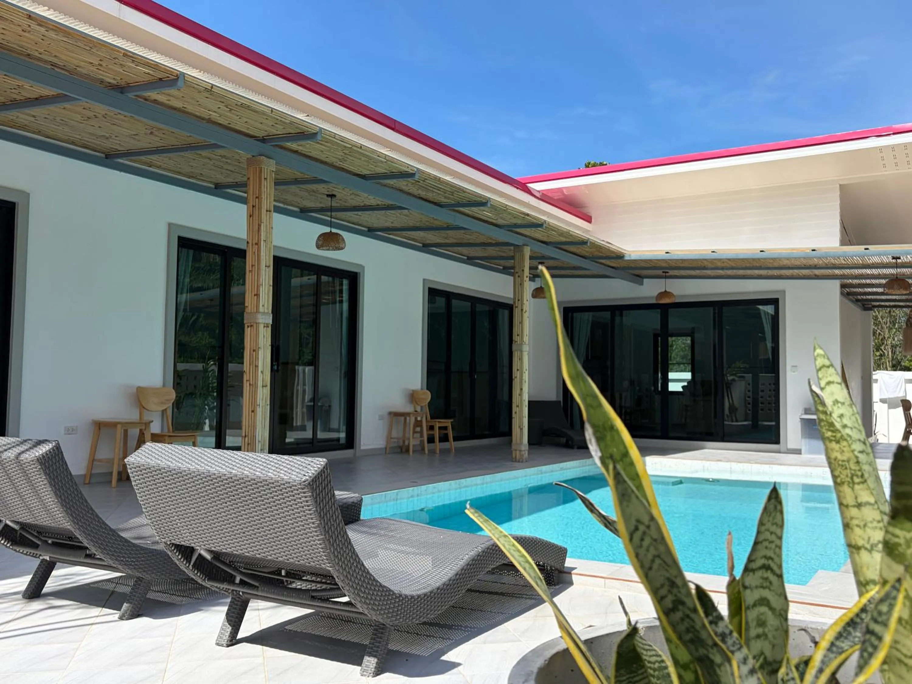 Pinky Bungalows Resort & Villa