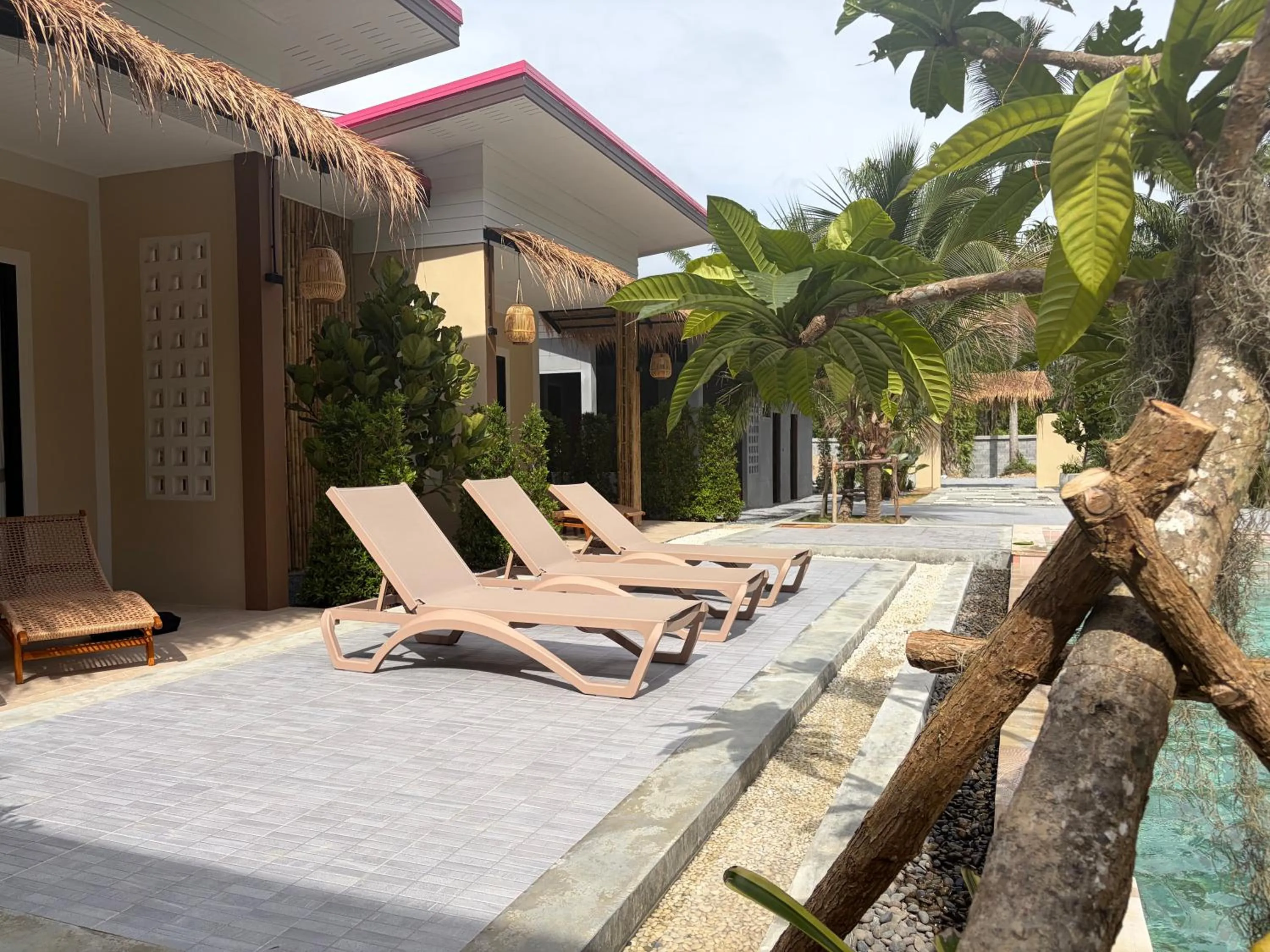 Pinky Bungalows Resort & Villa