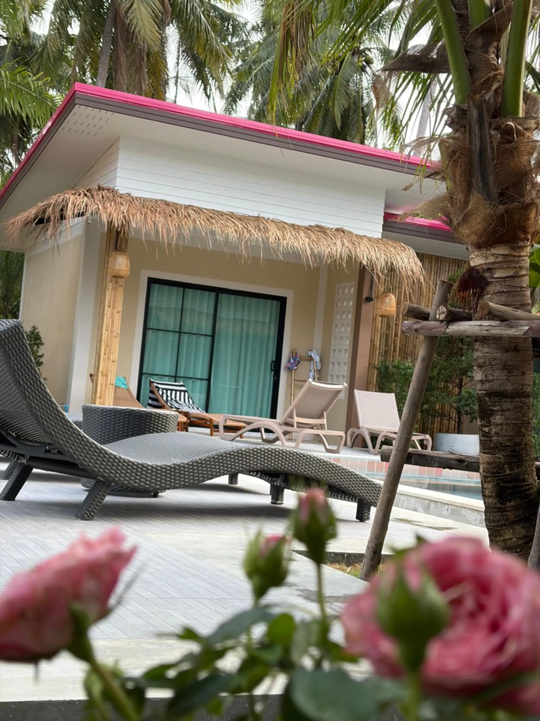 Pinky Bungalows Resort & Villa