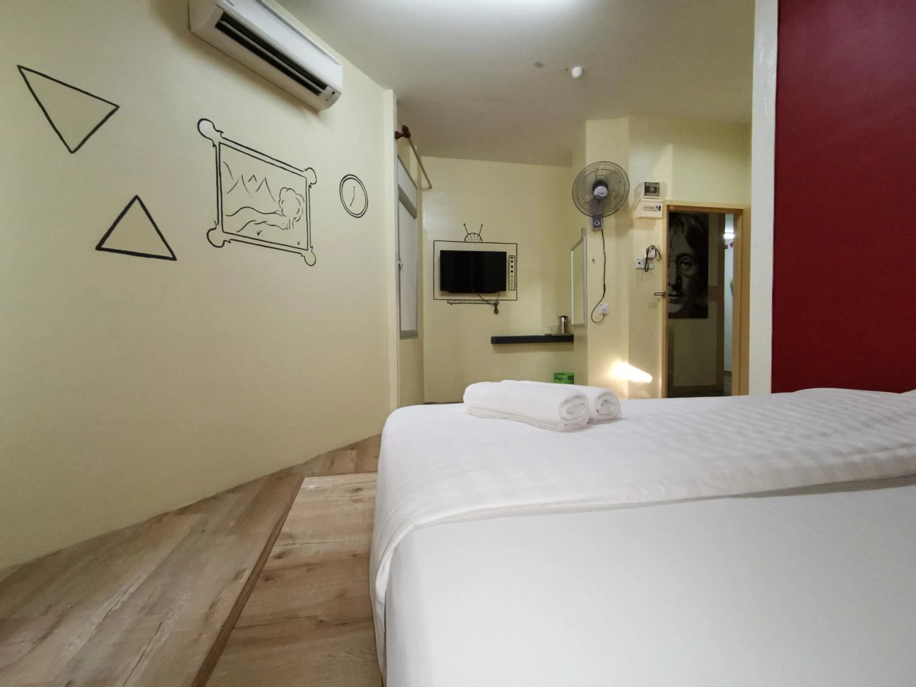 Bedroom, Bed in Abby by the river