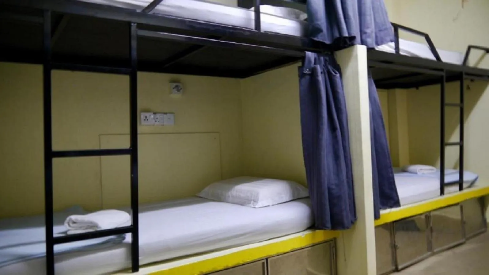 bunk bed, Bed in Abby by the river