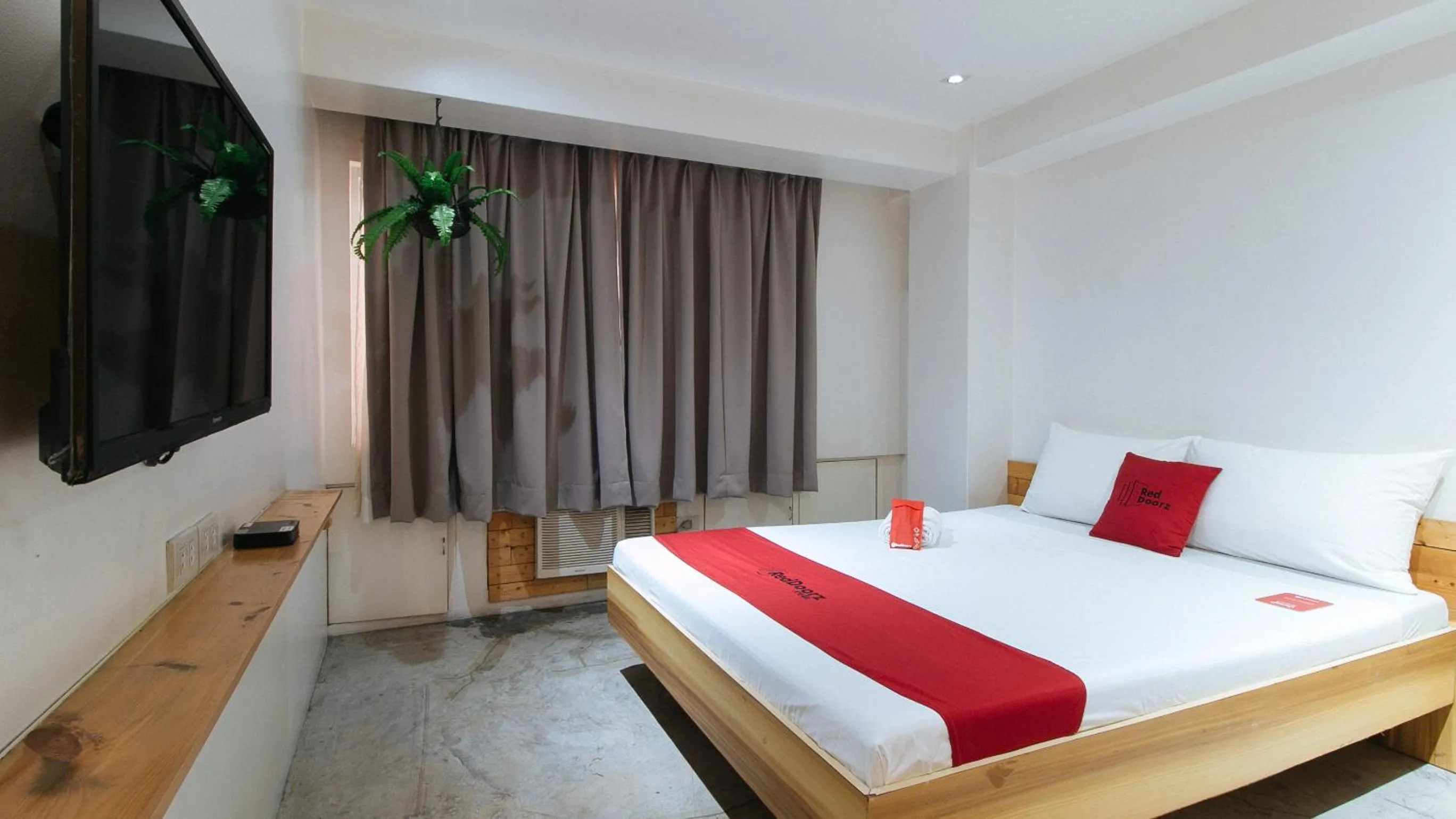 Bed in RedDoorz Plus at Boni Avenue Mandaluyong