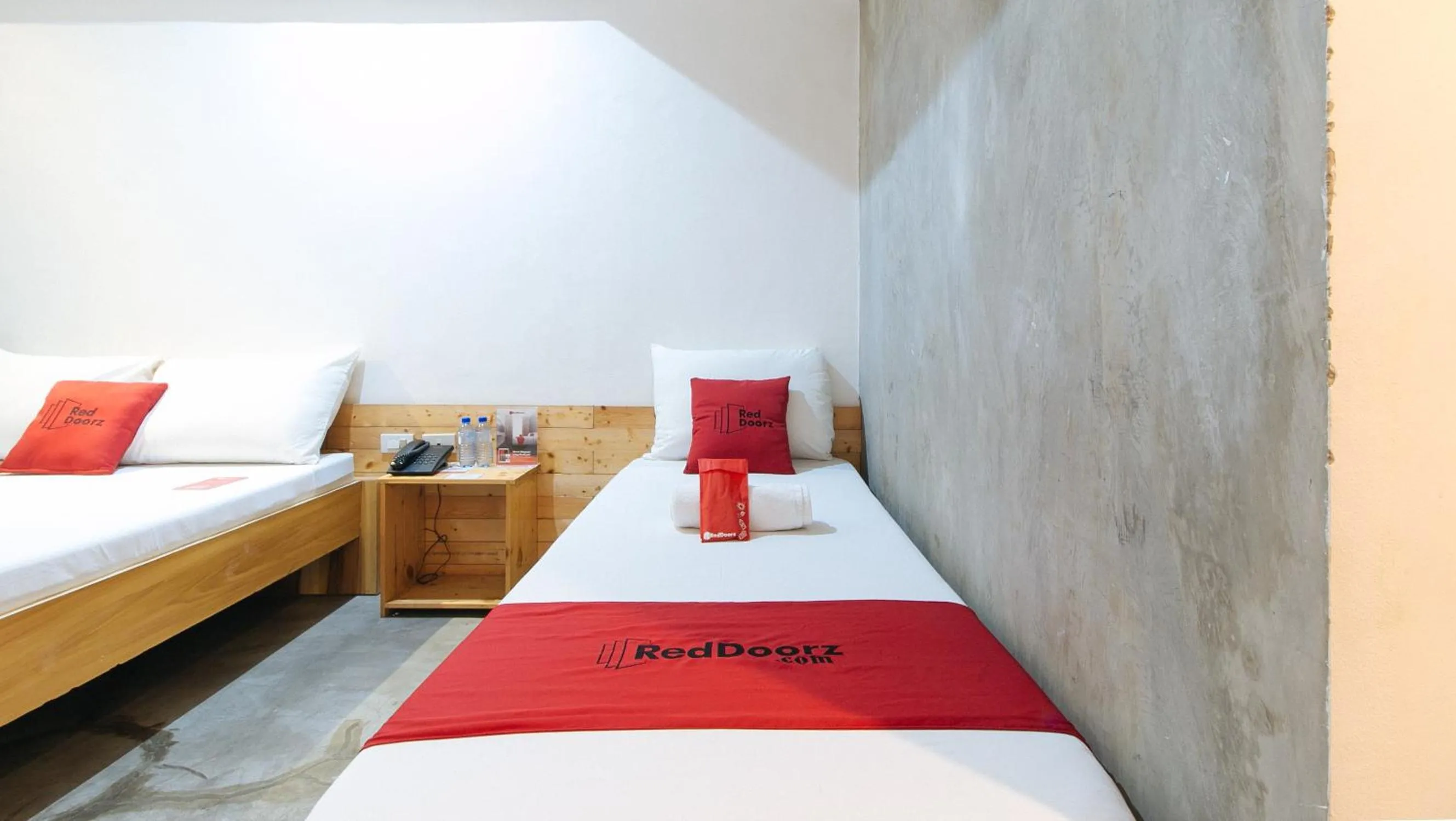 Bed in RedDoorz Plus at Boni Avenue Mandaluyong