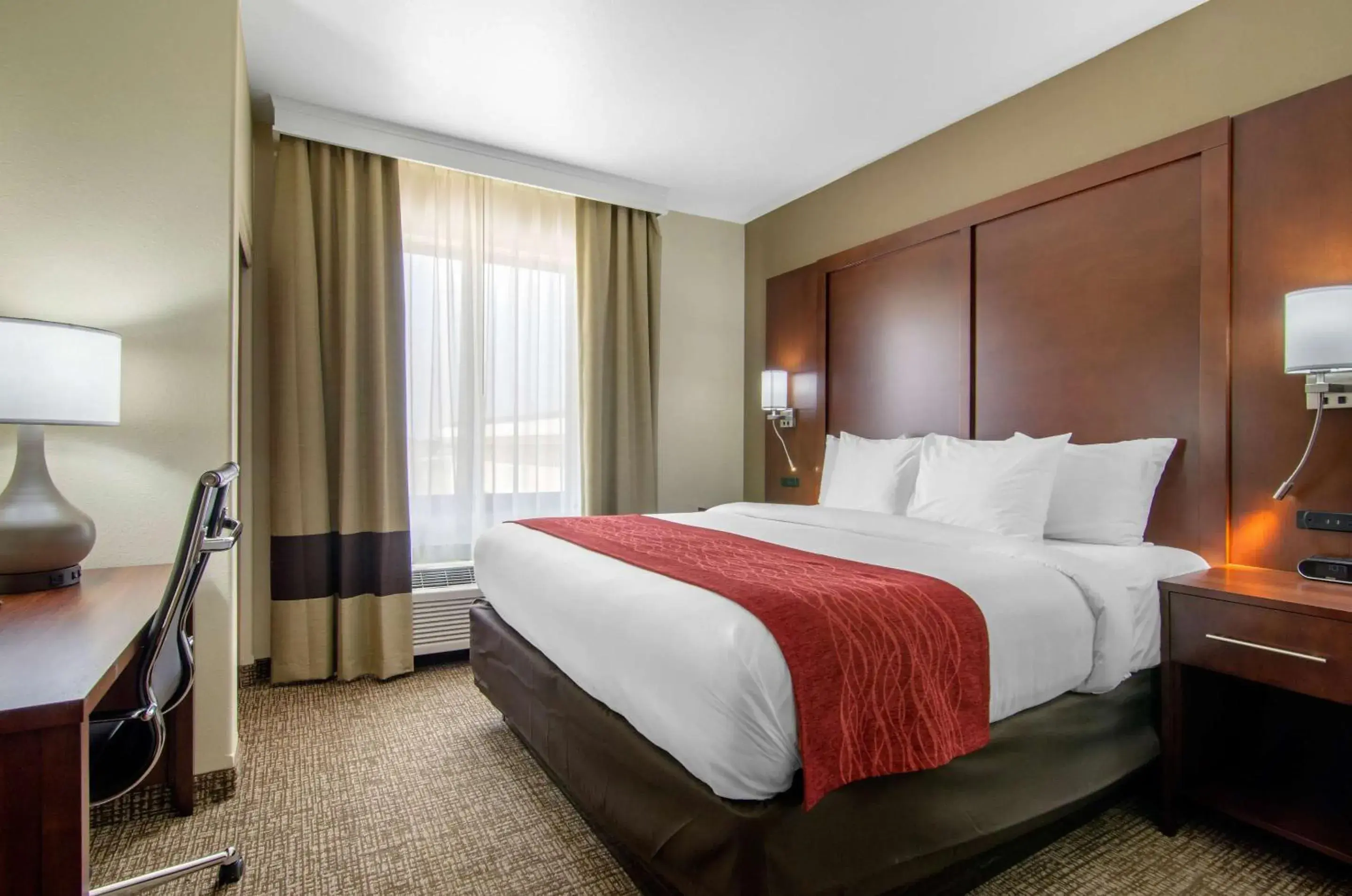 King Room - Non-Smoking in Comfort Inn & Suites Shawnee - Kansas City King Room - Non-Smoking in Comfort Inn & Suites Shawnee - Kansas City