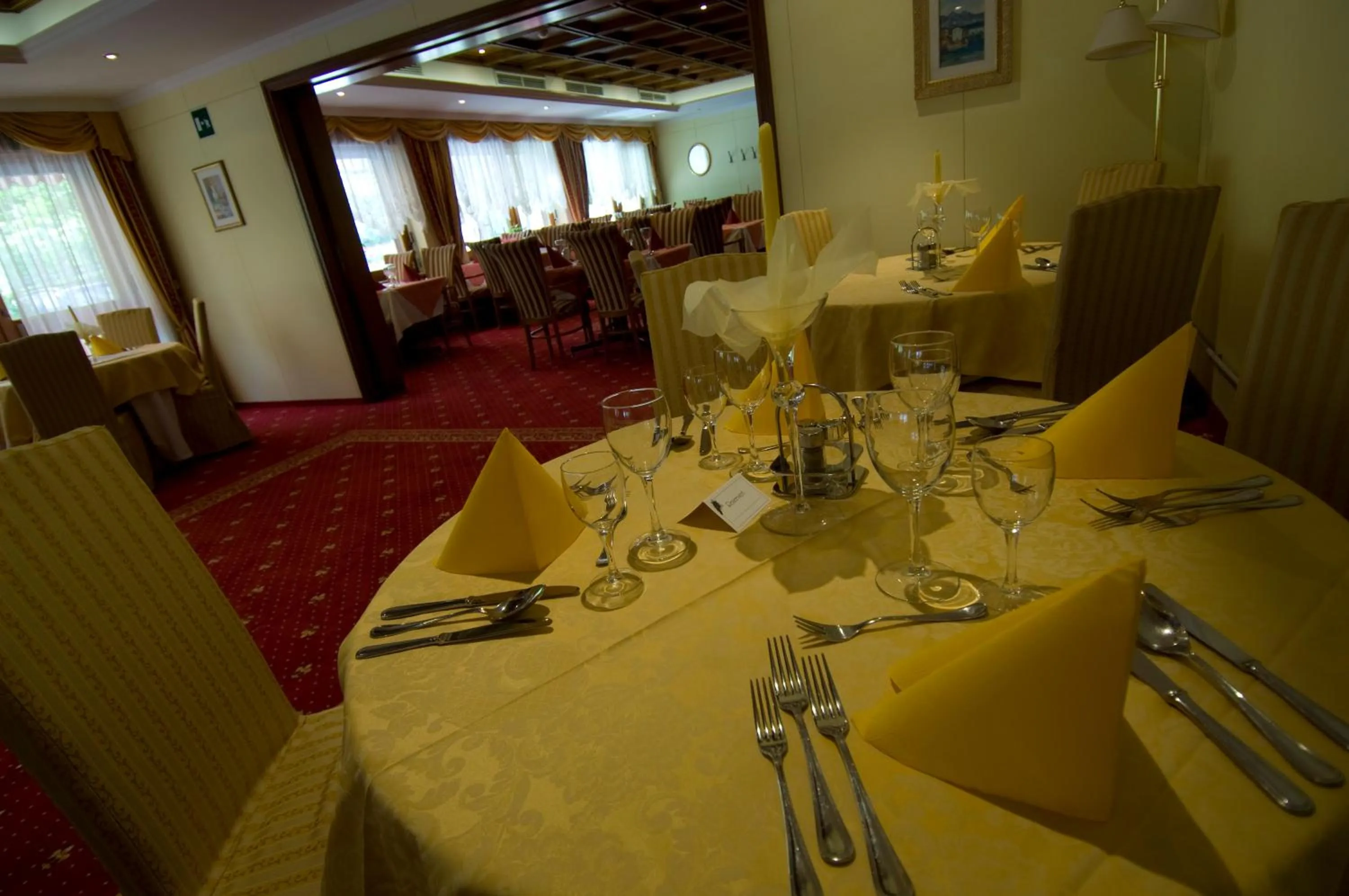 Restaurant/places to eat in Hotel Weingarten