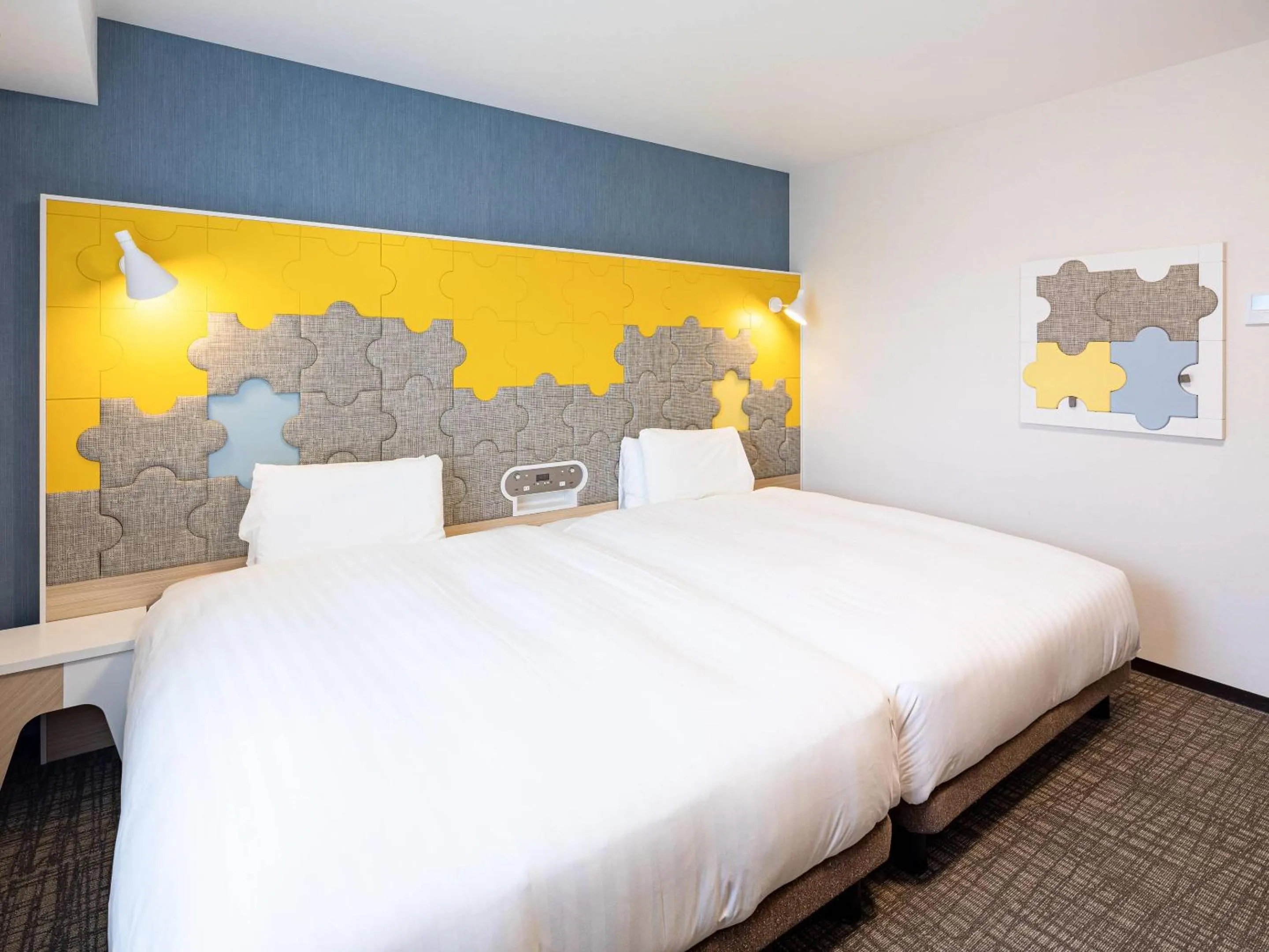 Bedroom, Bed in Comfort Suites Tokyo Bay