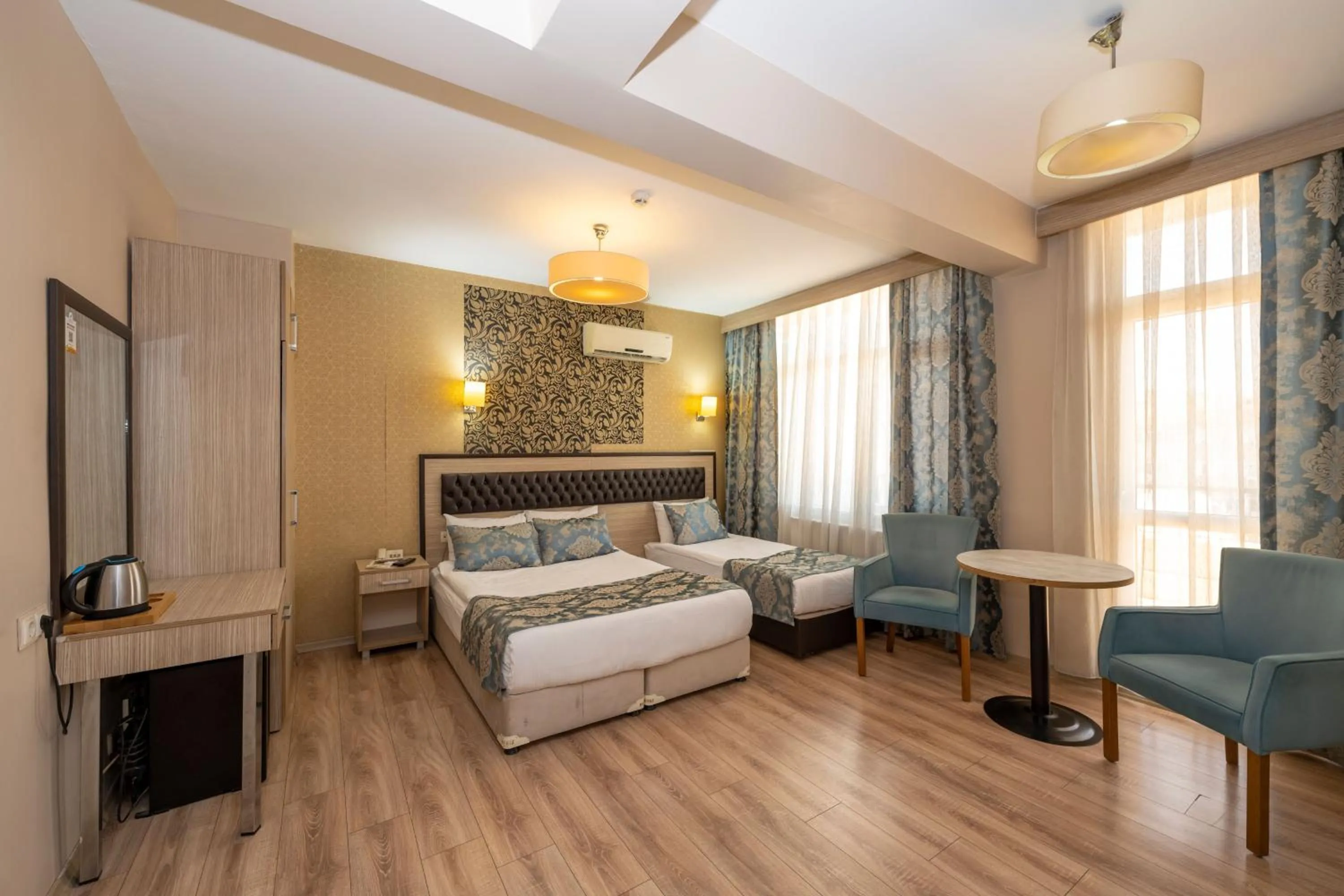 Photo of the whole room, Bed in Tugra Hotel