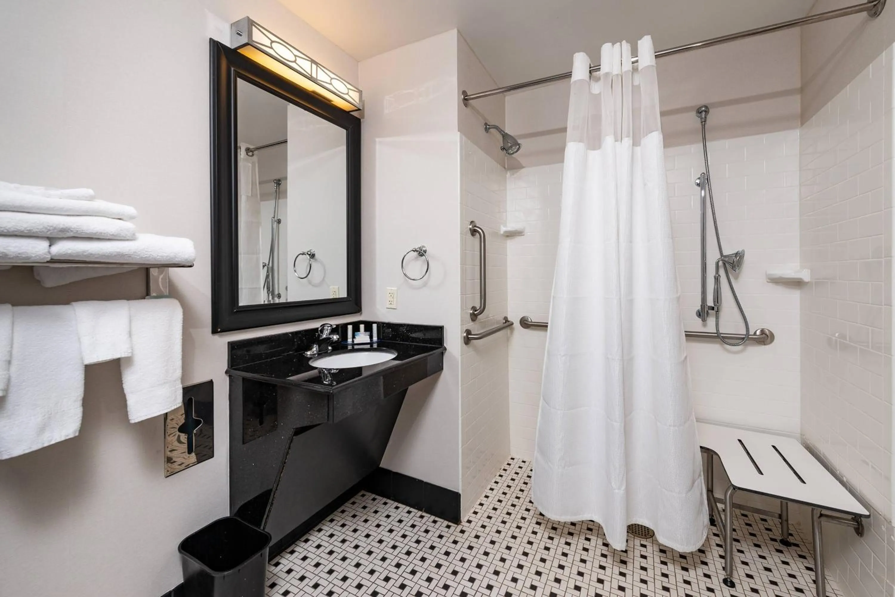 Bathroom in Fairfield Inn & Suites by Marriott Philadelphia Valley Forge/Great Valley
