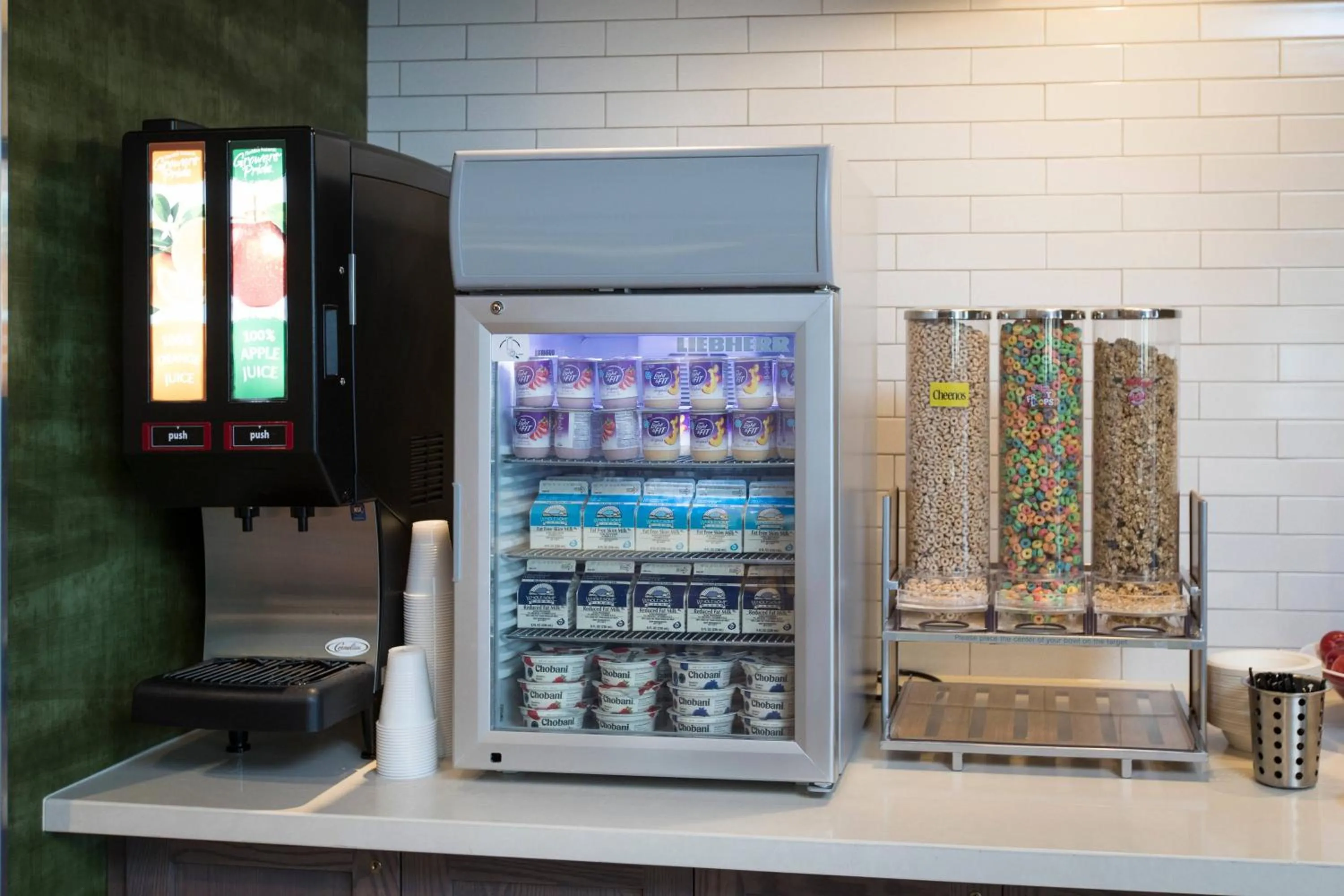 Breakfast in Fairfield Inn & Suites by Marriott Philadelphia Valley Forge/Great Valley