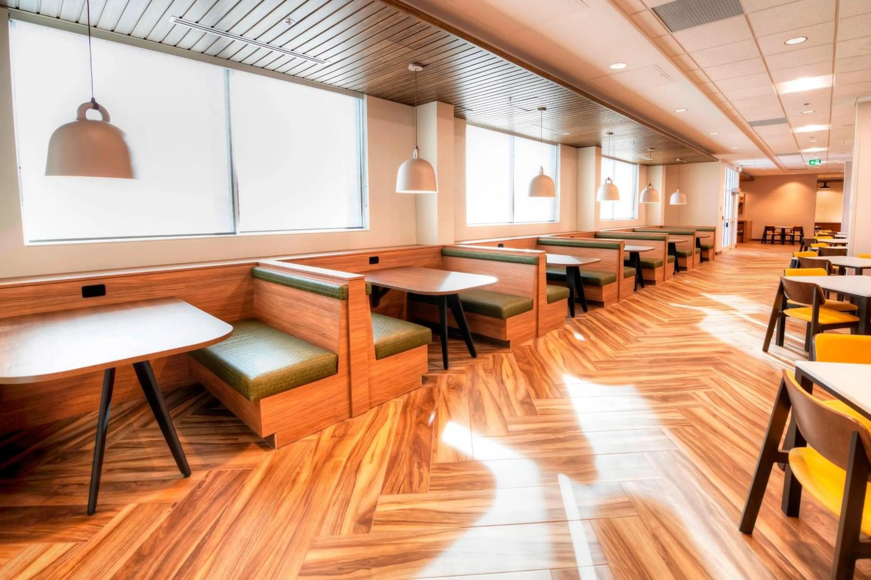 Breakfast in Fairfield Inn & Suites by Marriott Ottawa Airport