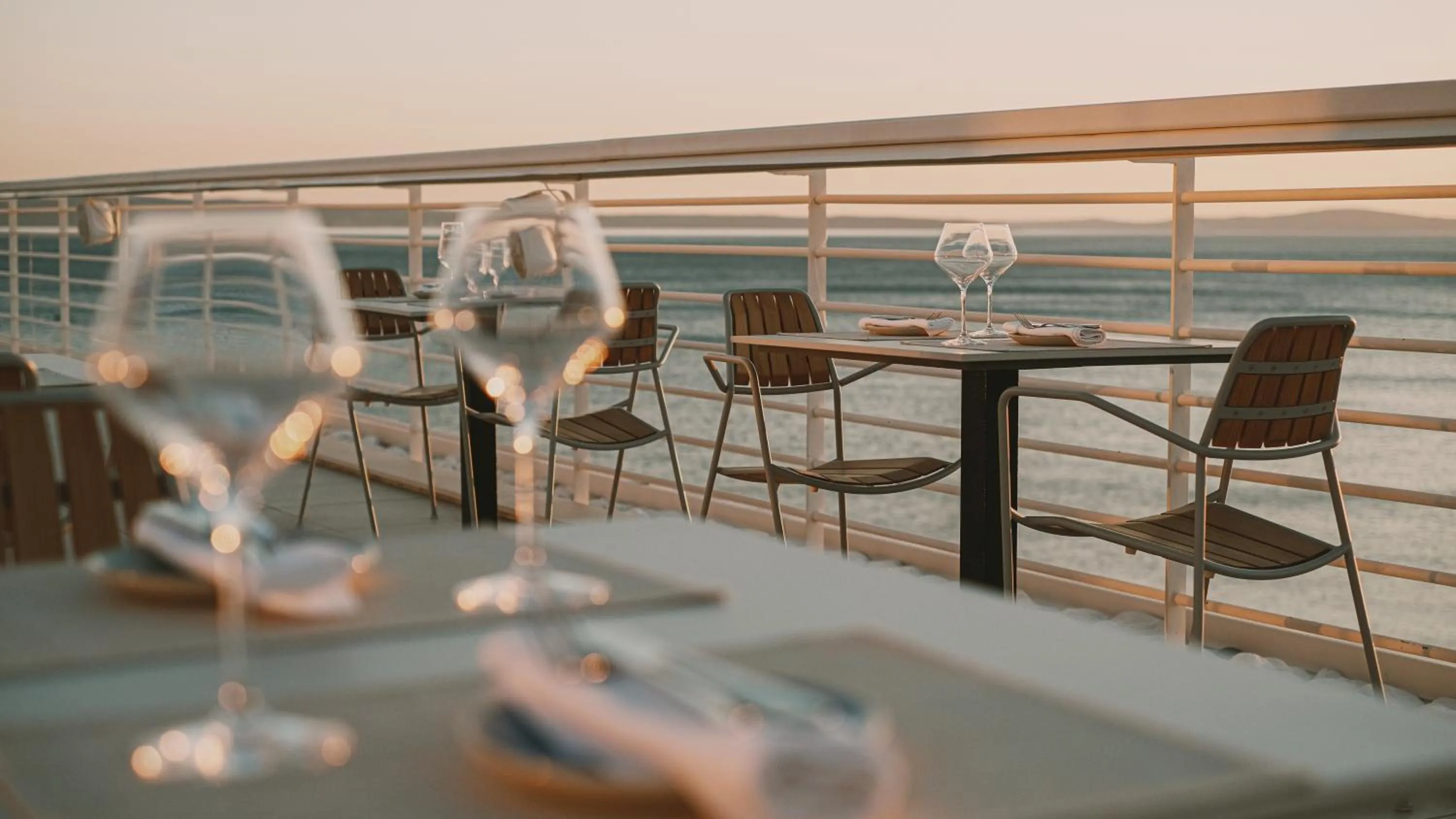 Restaurant/places to eat in Hotel Split