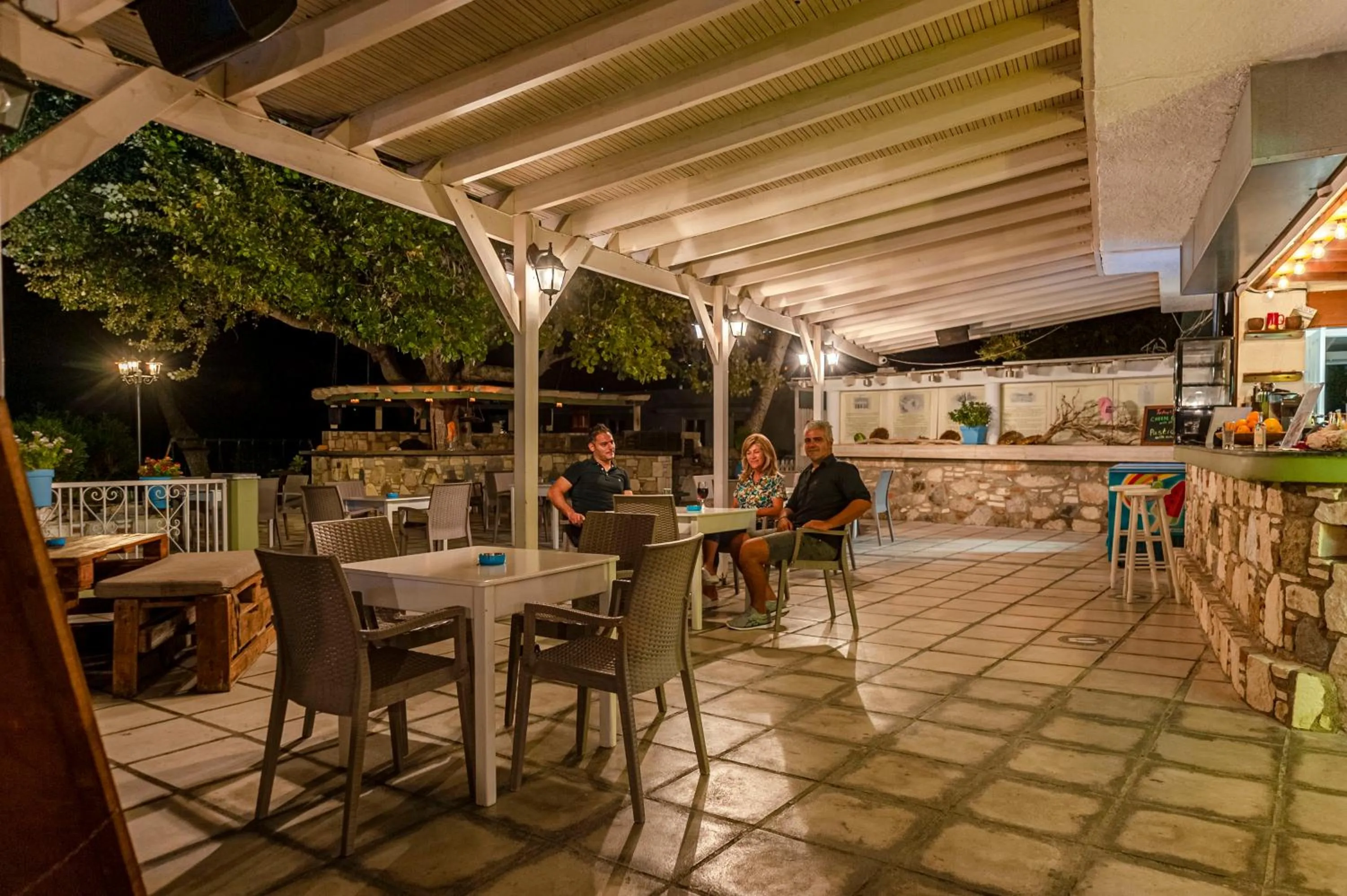 Restaurant/places to eat in Gelli Apartments