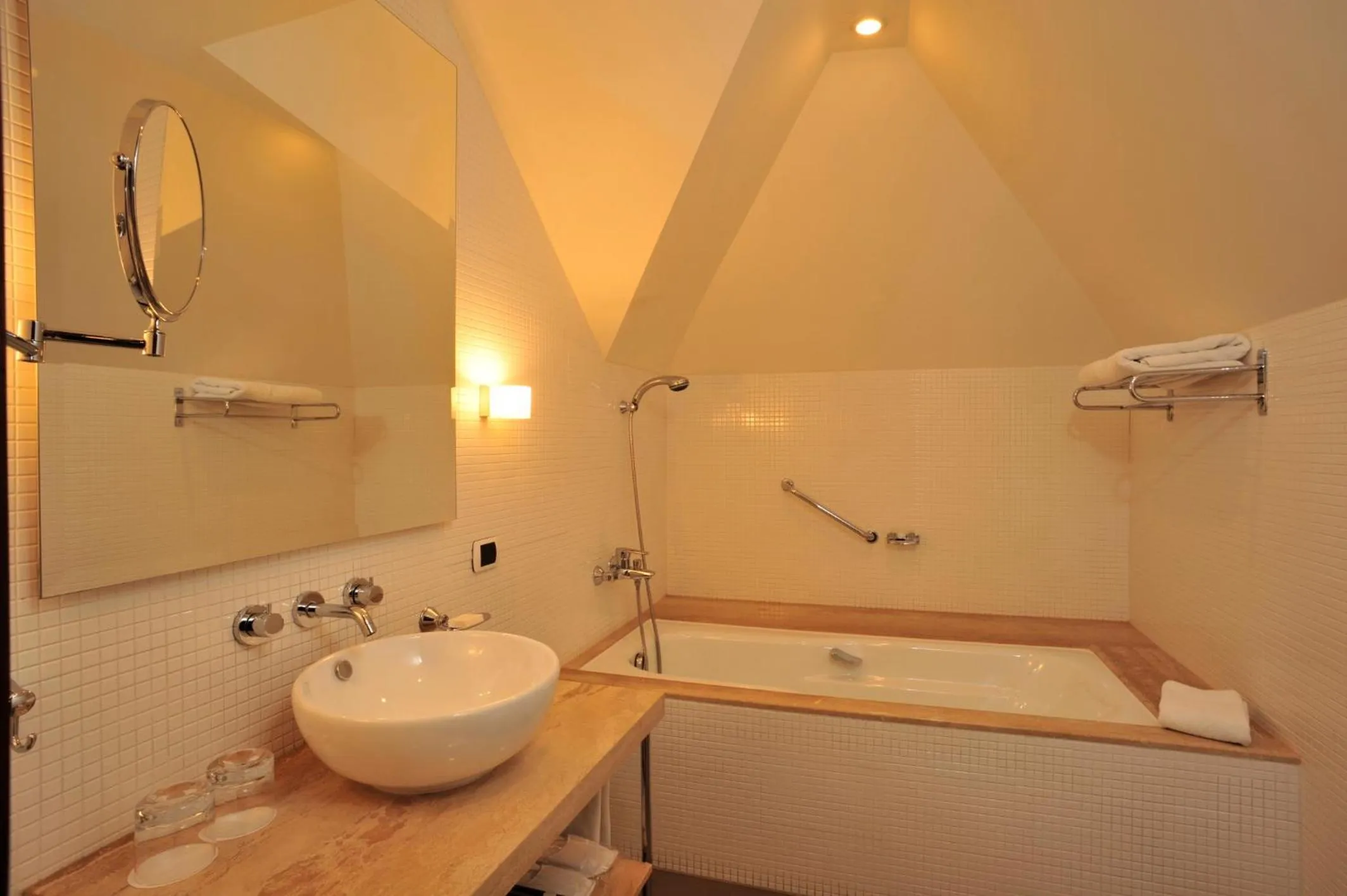 Shower in Hotel Casa Higueras