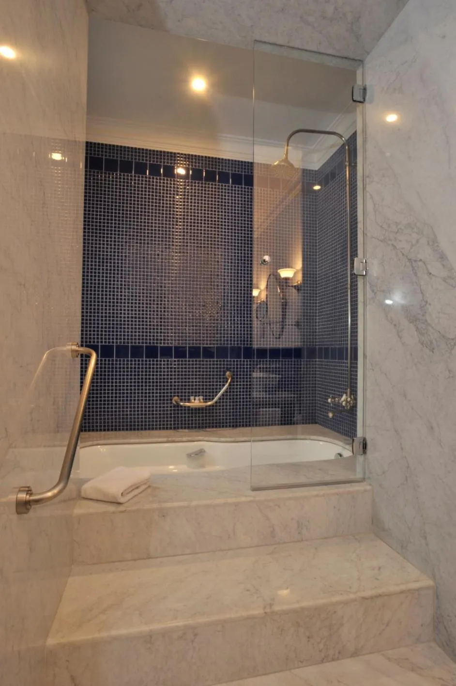 Shower in Hotel Casa Higueras