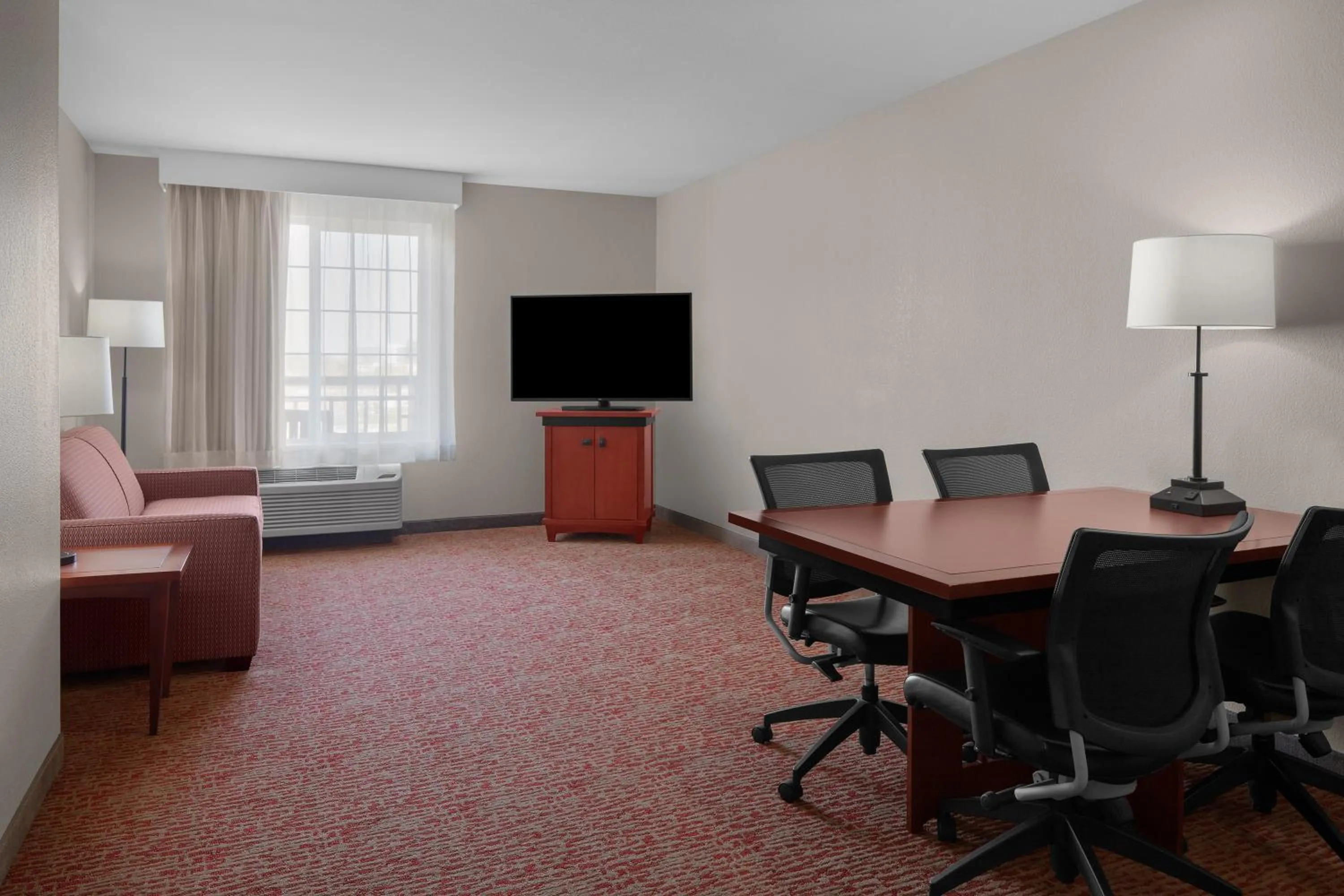 Living room in Larkspur Landing Extended Stay Suites Renton