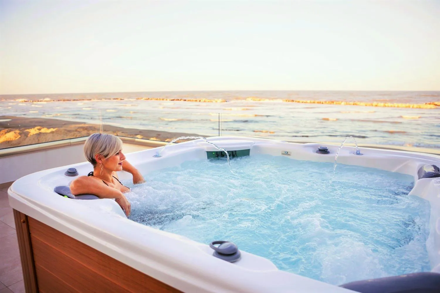 Hot Tub in You & Me Beach Hotel
