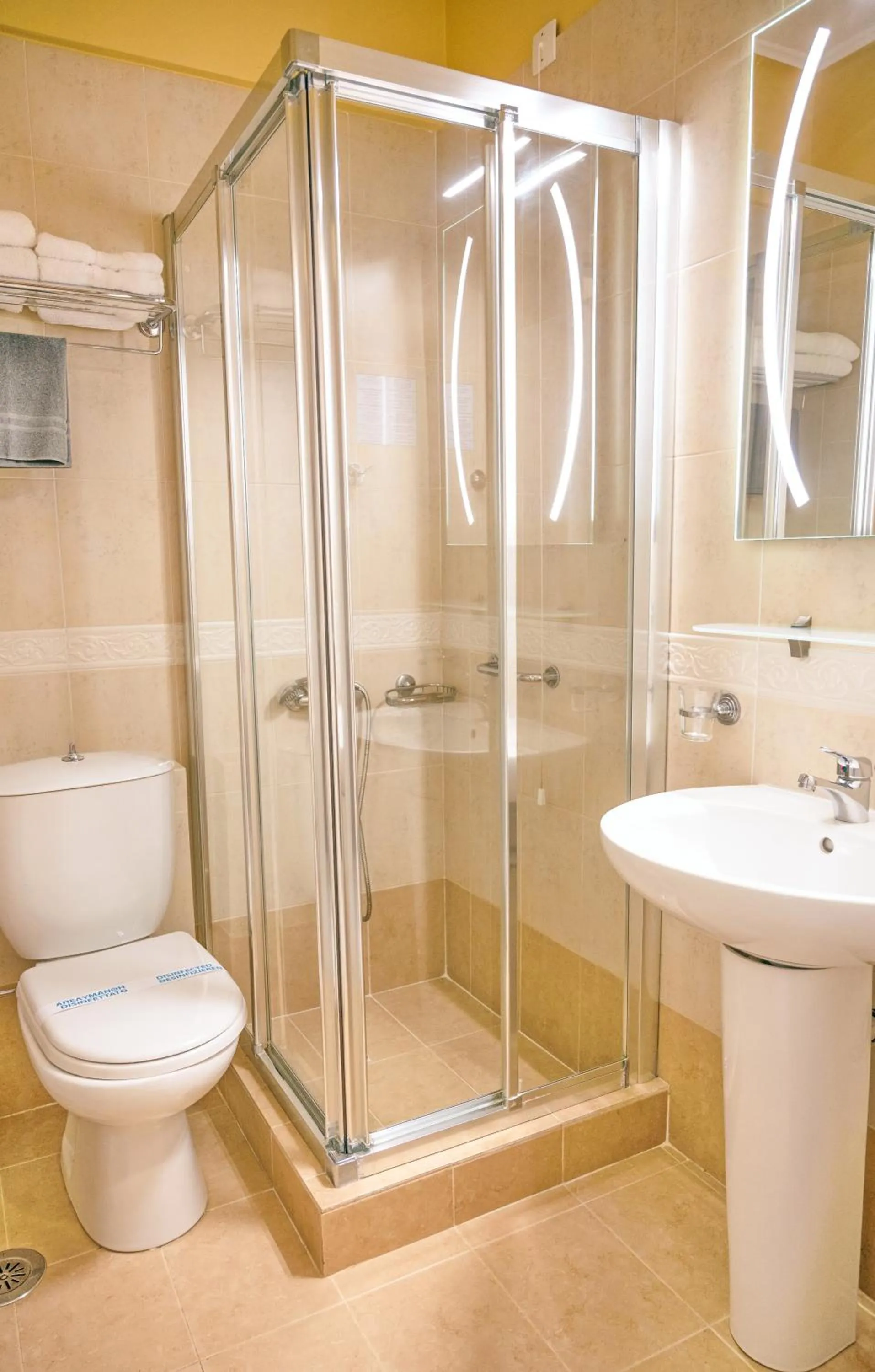 Shower in Emporios Bay Hotel Chios