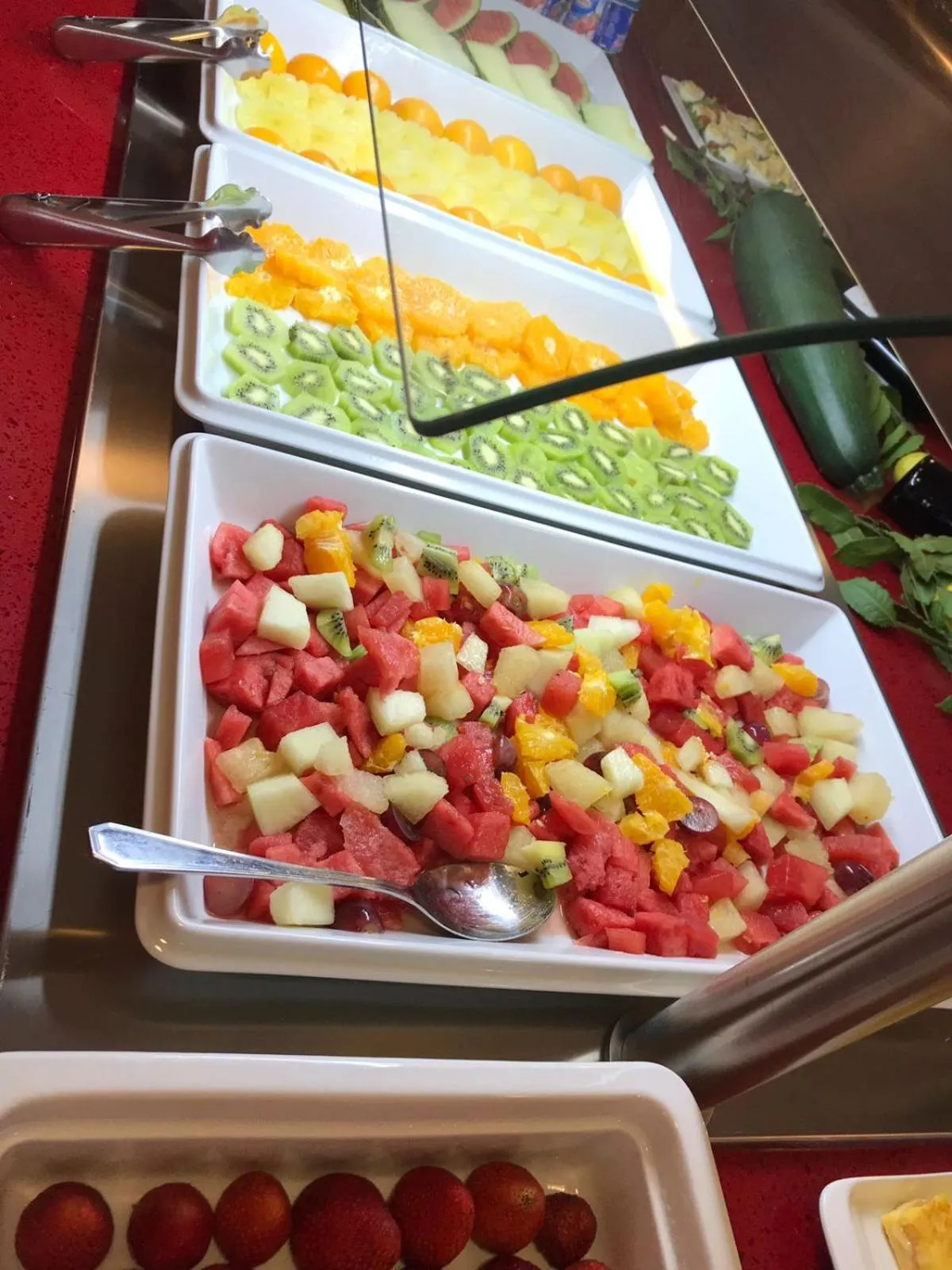 Buffet breakfast in Apartamentos Atlántico Resort