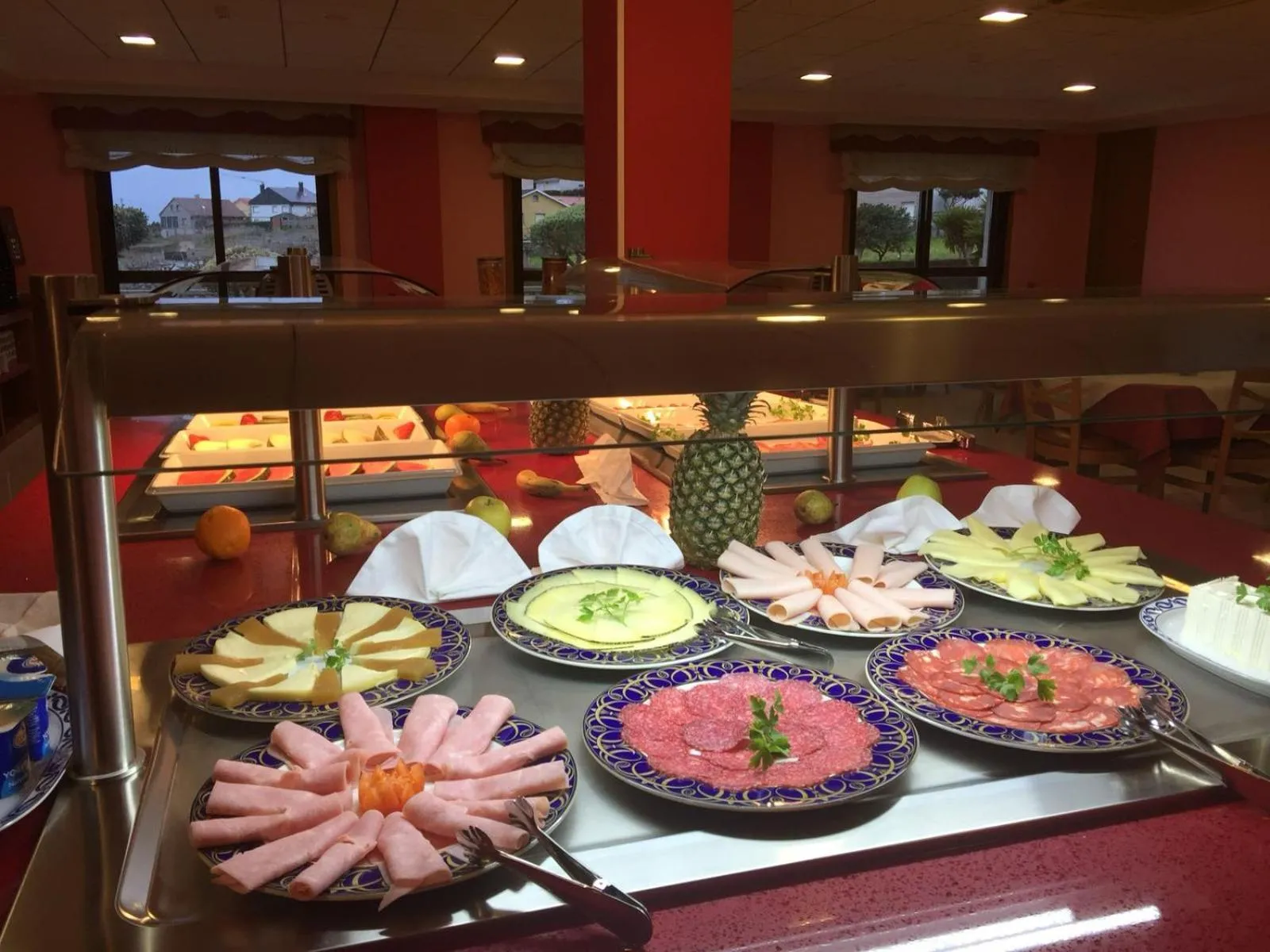 Buffet breakfast in Apartamentos Atlántico Resort