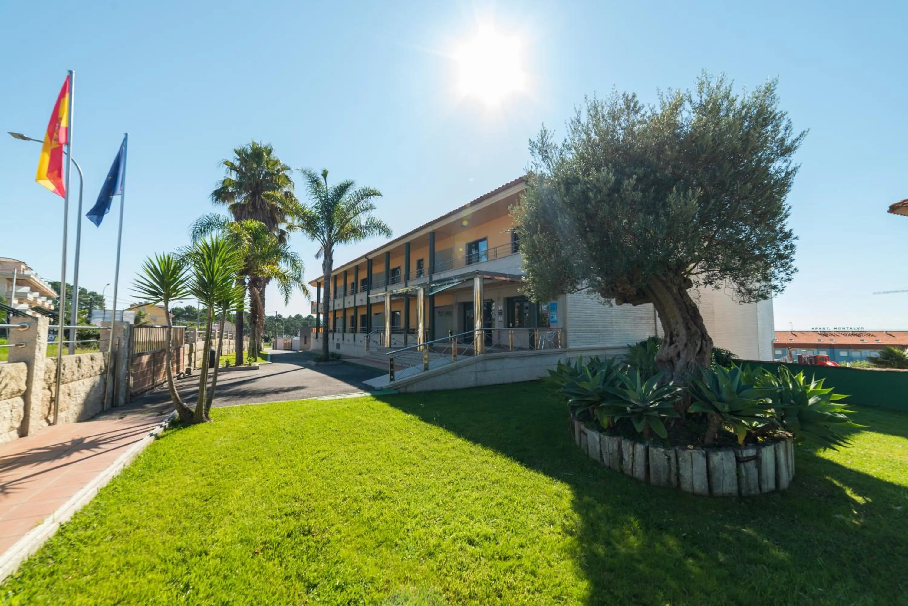 Facade/entrance in Apartamentos Atlántico Resort
