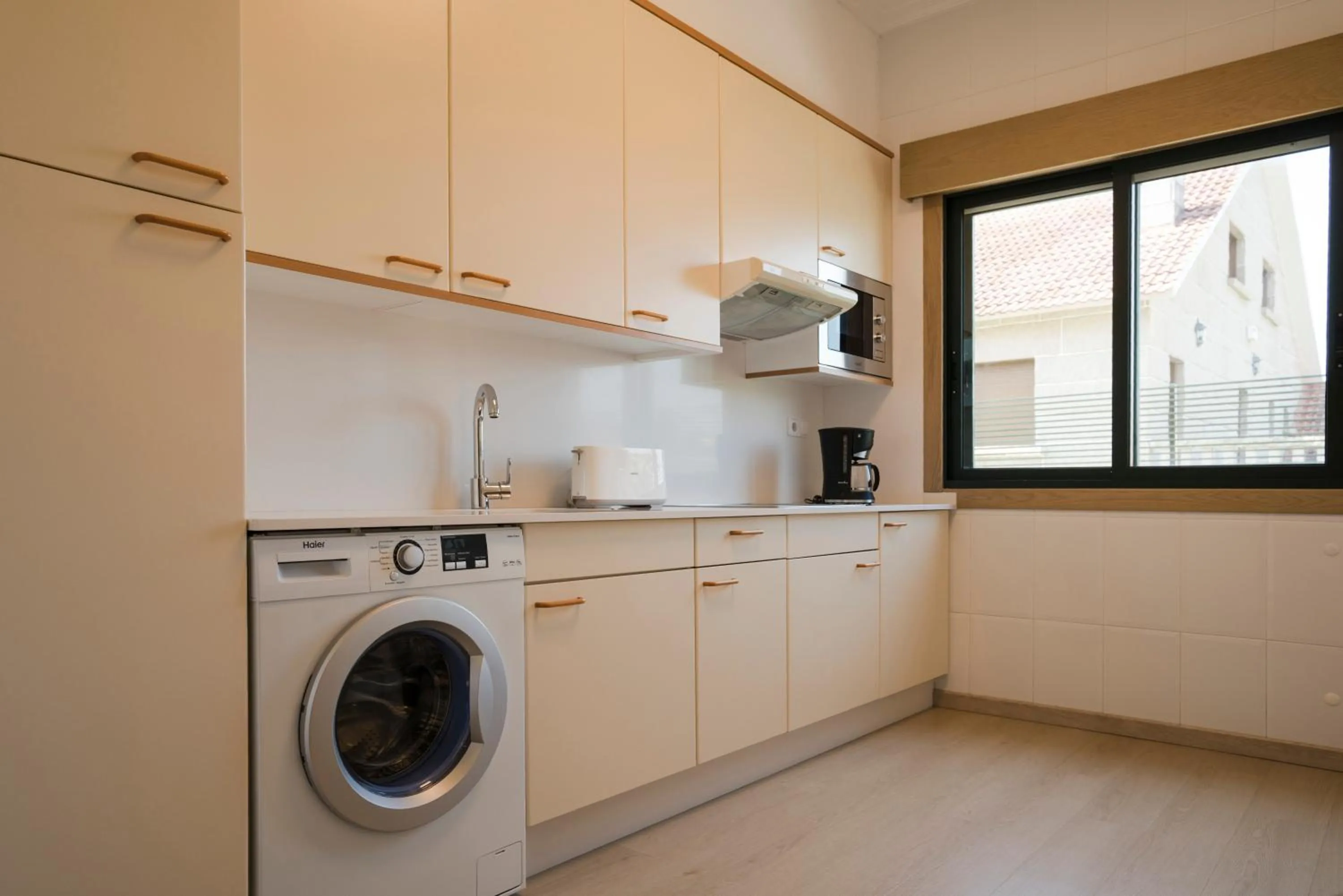 kitchen in Apartamentos Atlántico Resort