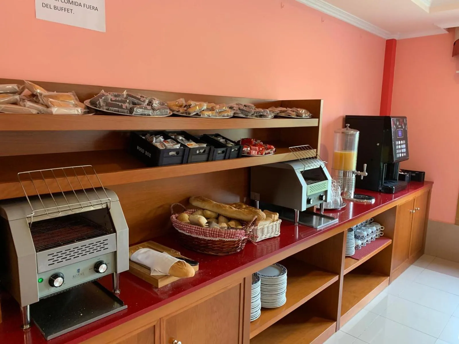 Buffet breakfast in Apartamentos Atlántico Resort