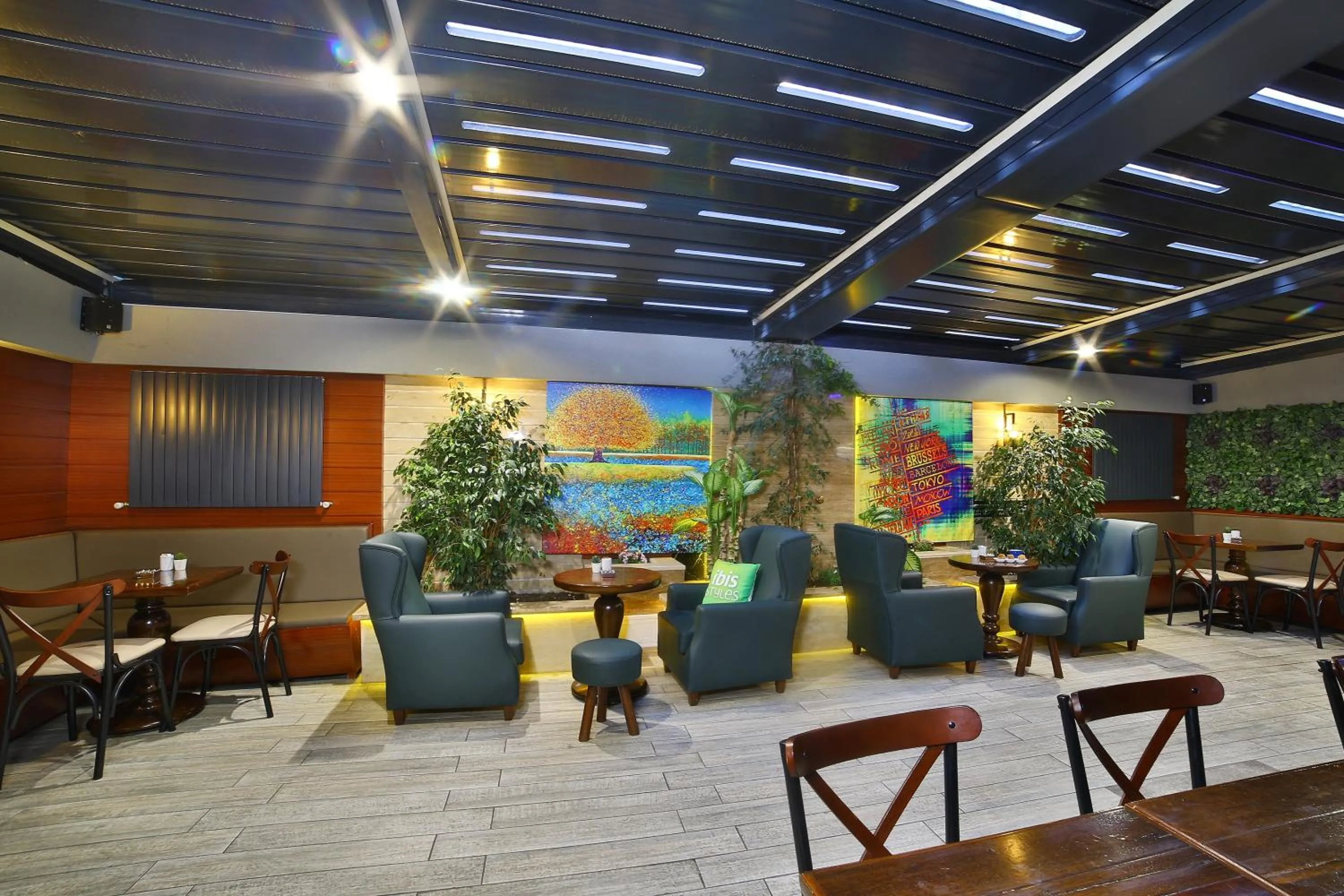 Patio in ibis Styles Istanbul Bomonti