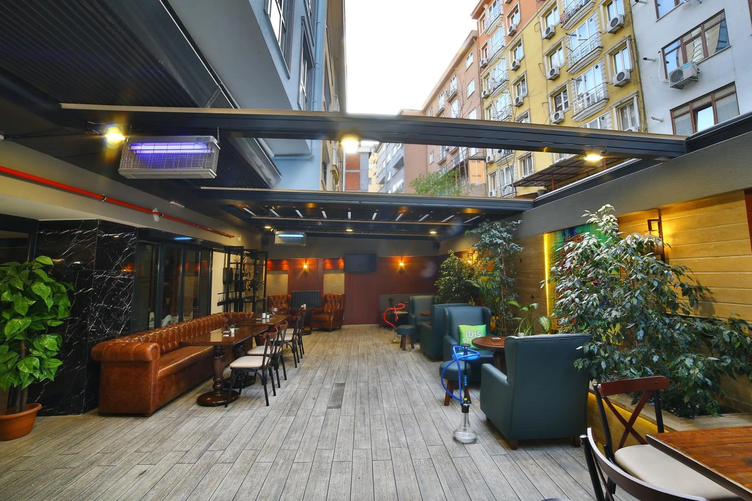 Lounge or bar in ibis Styles Istanbul Bomonti