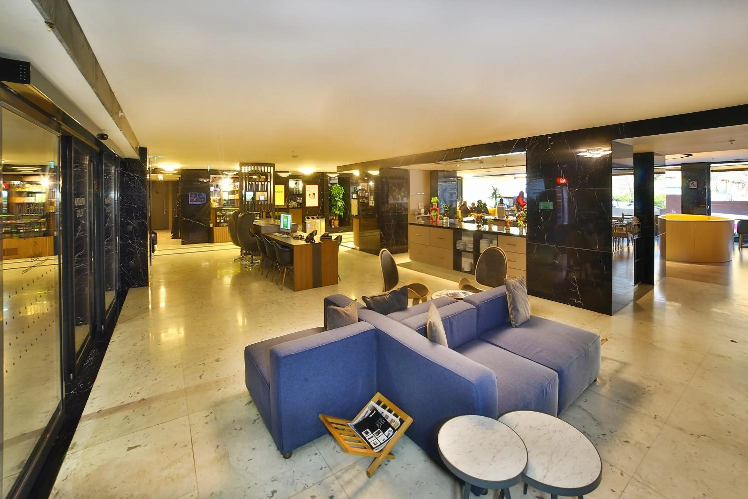 Lounge or bar in ibis Styles Istanbul Bomonti