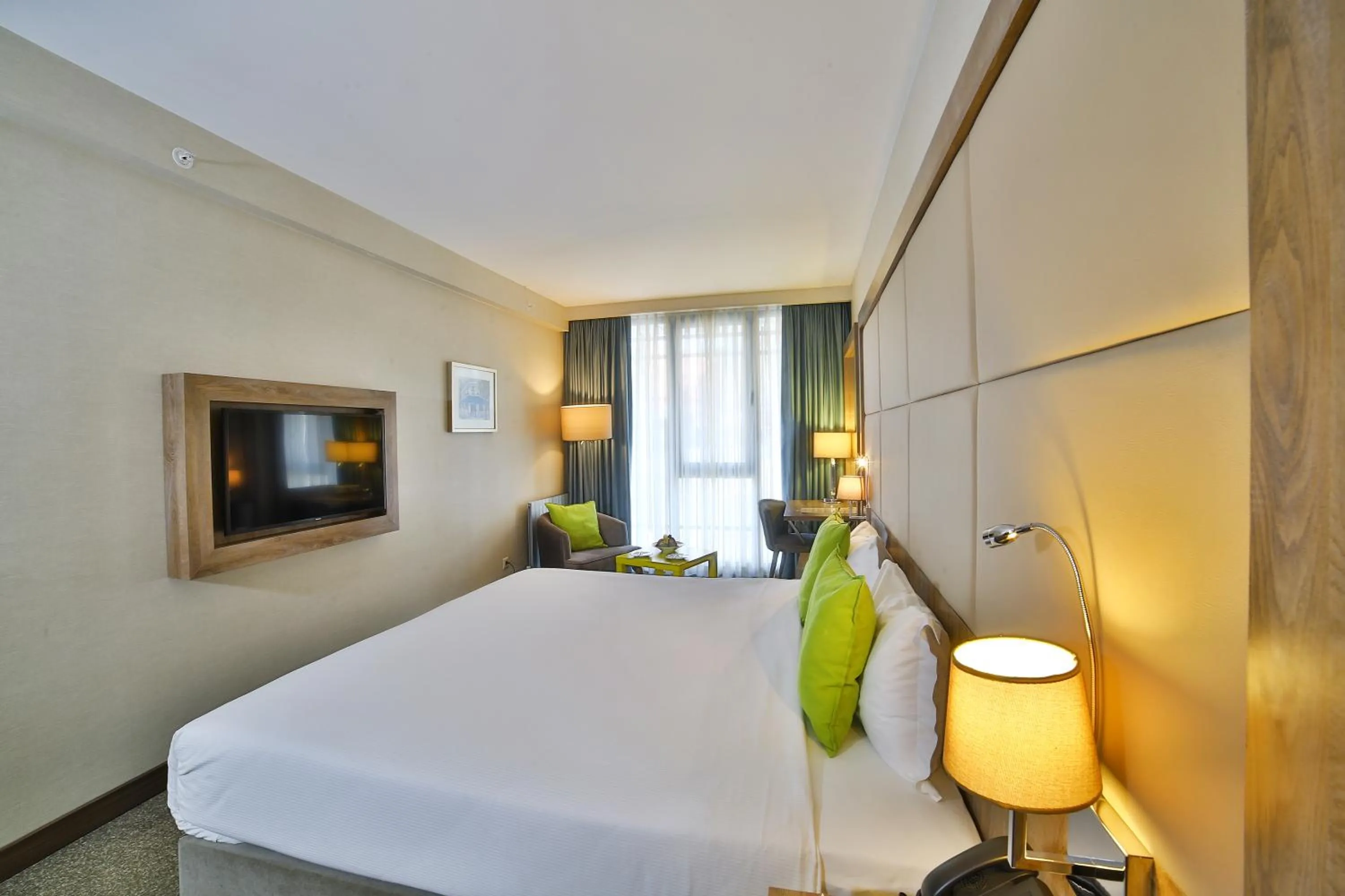 Photo of the whole room, Bed in ibis Styles Istanbul Bomonti