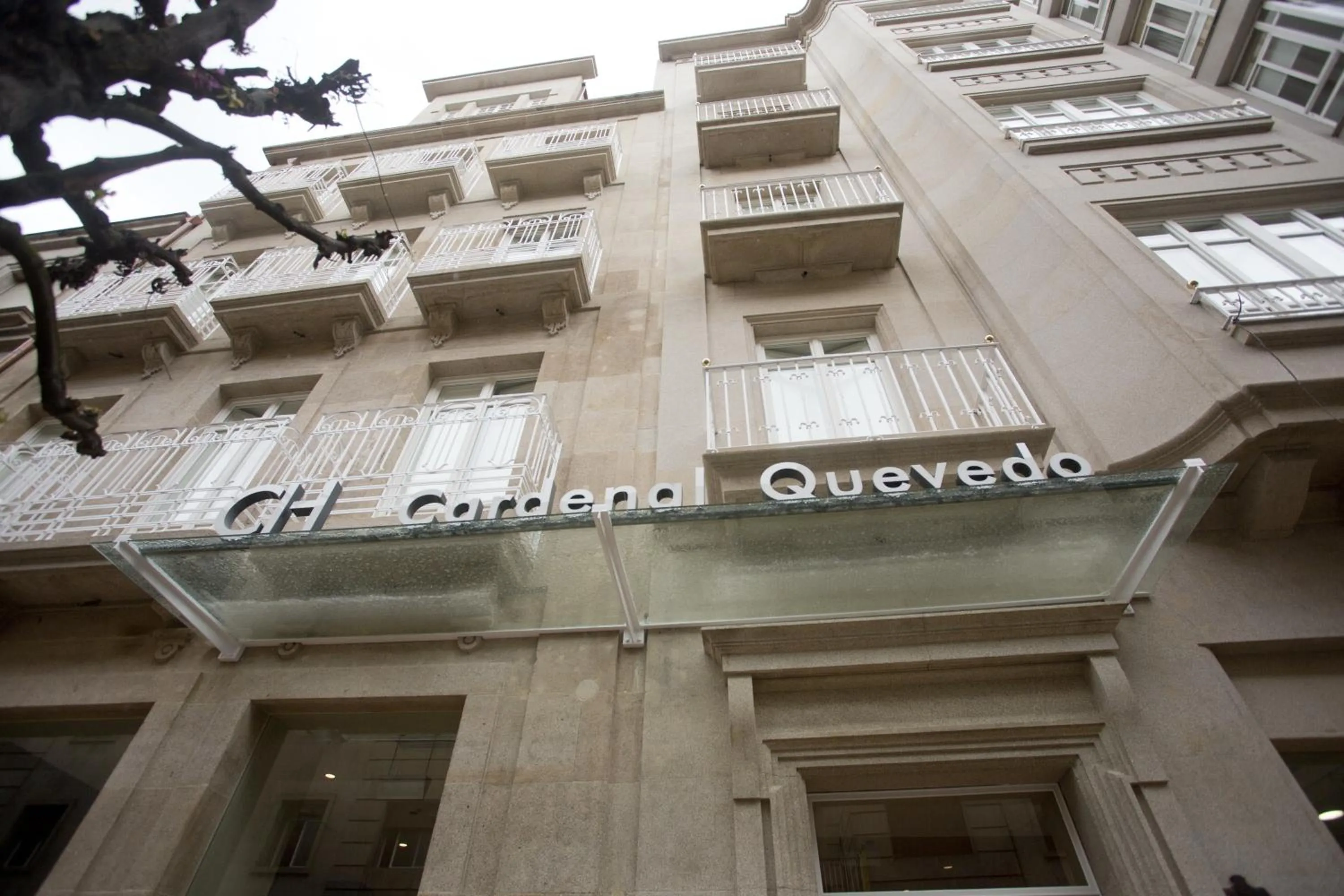 Facade/entrance in Carris Cardenal Quevedo