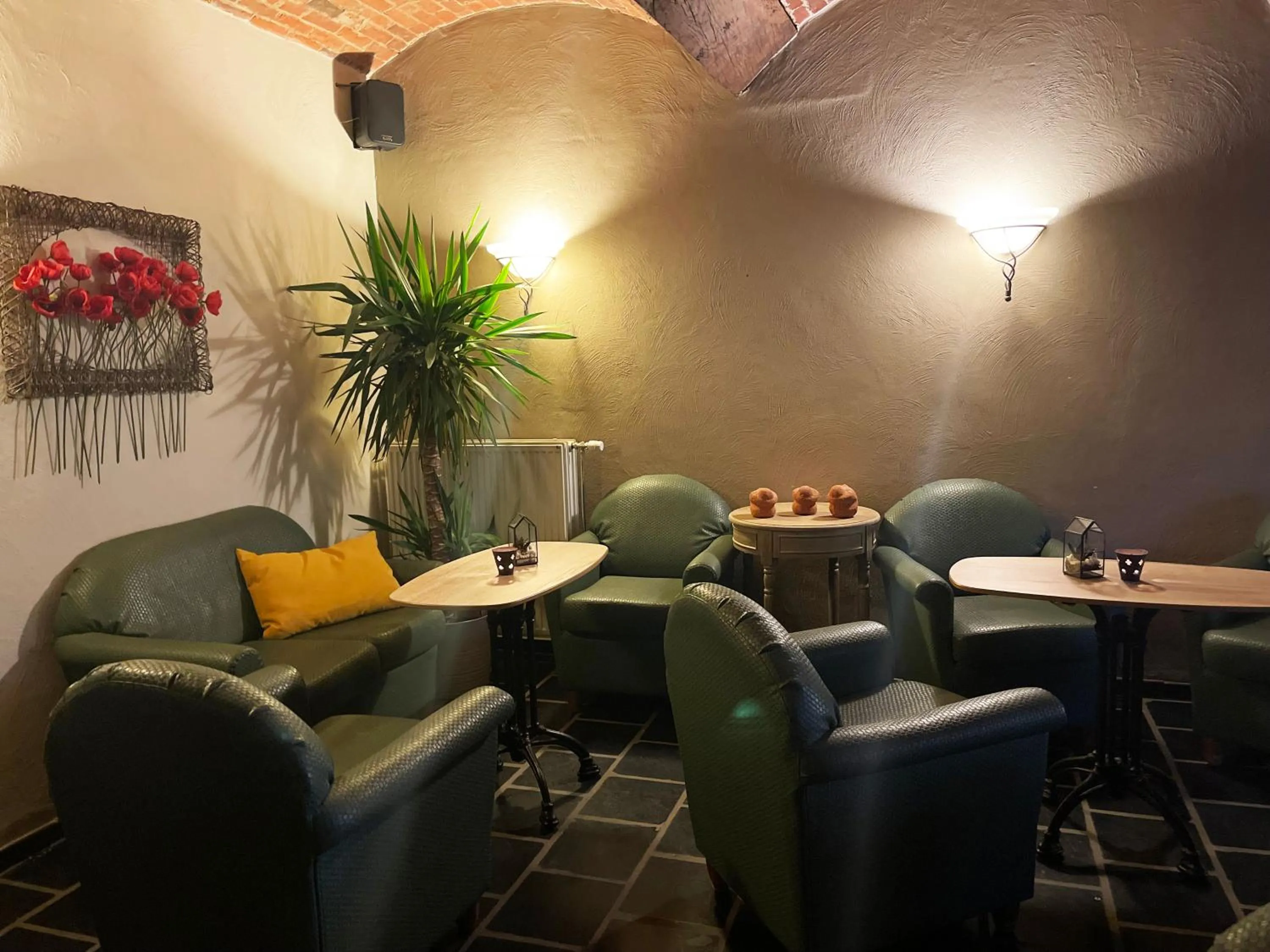 Communal lounge/ TV room in Hotel het Elsland