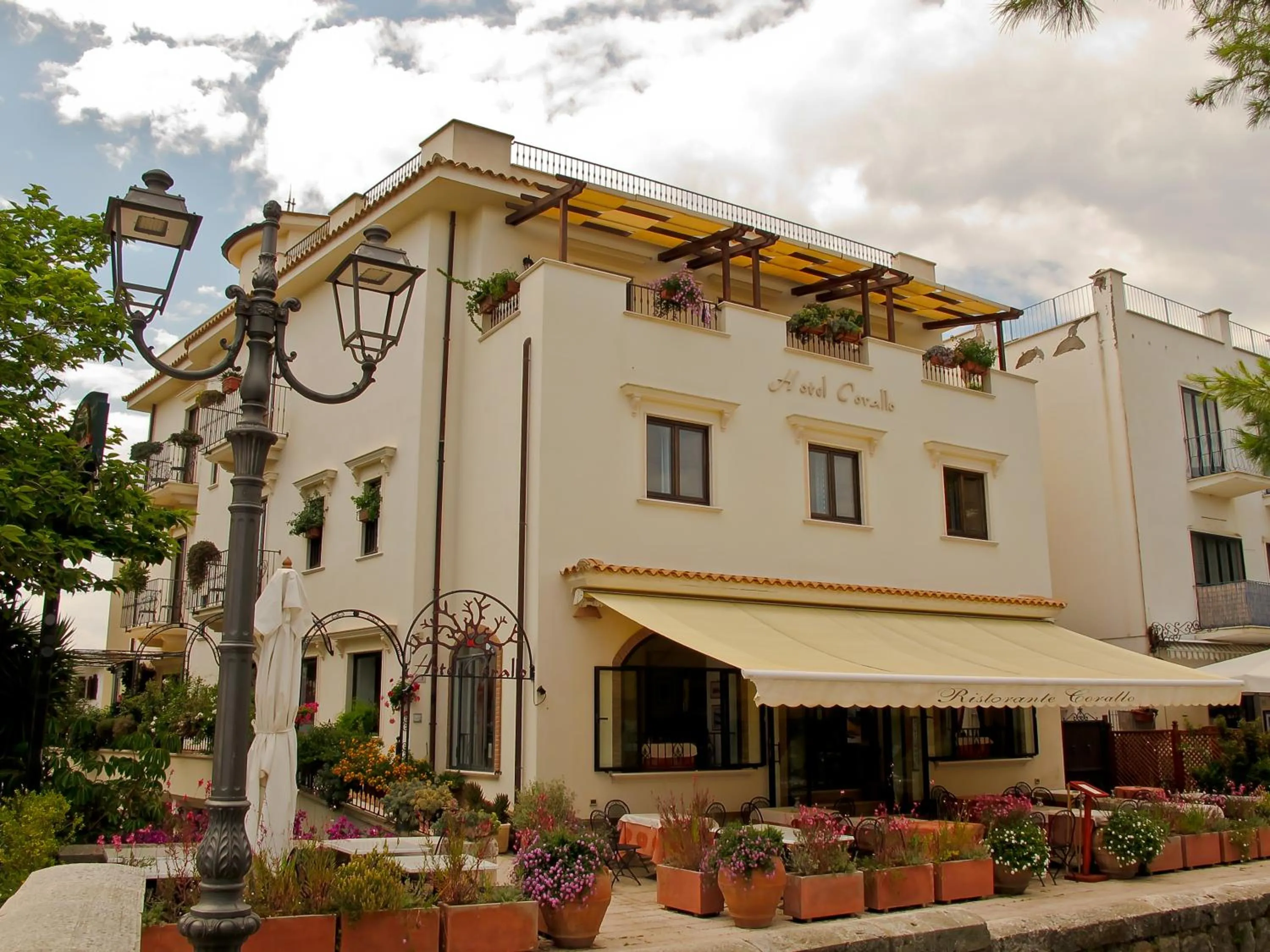 Facade/entrance in Hotel Corallo Sperlonga