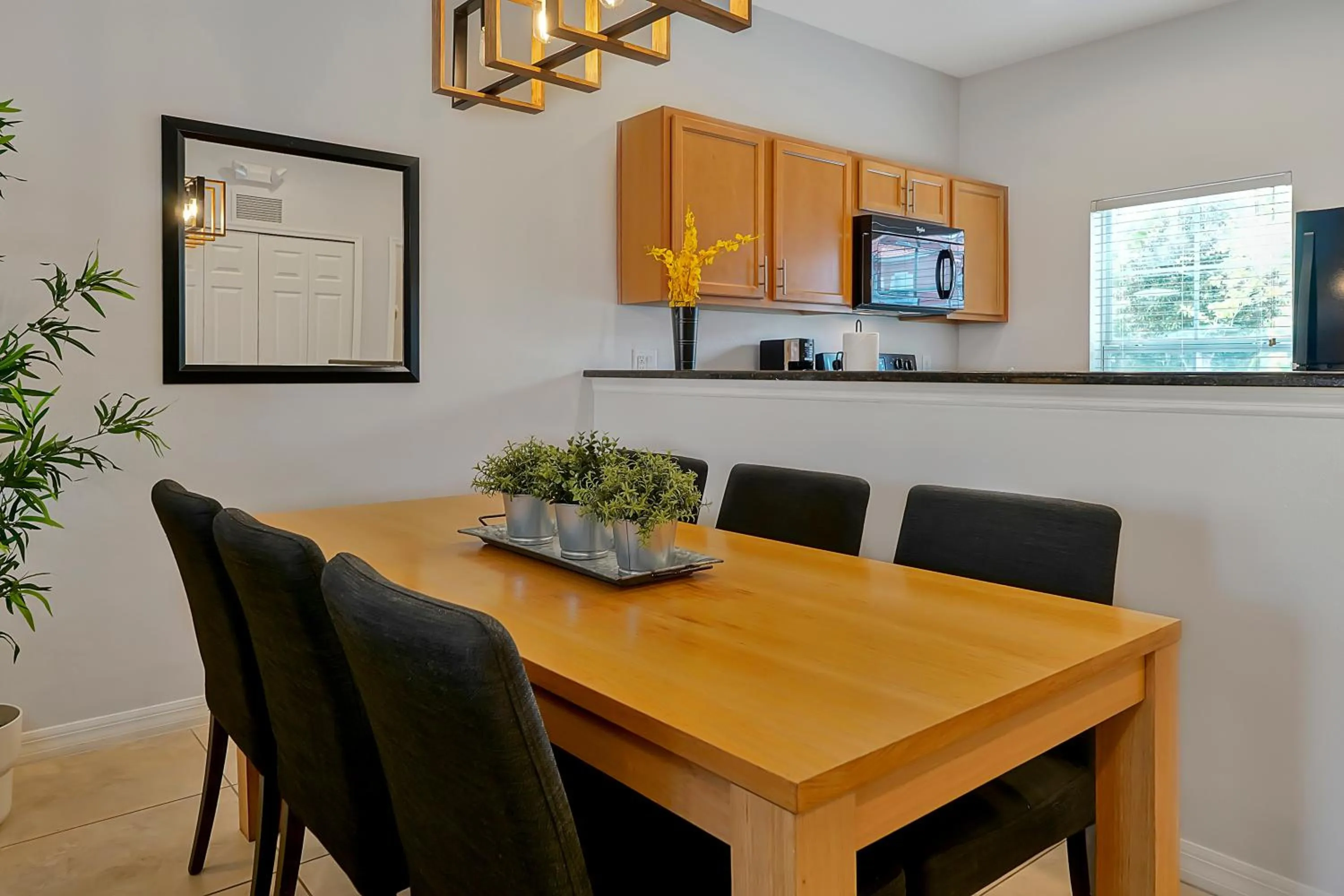 Dining area in Encantada Resort Vacation Townhomes by IDILIQ