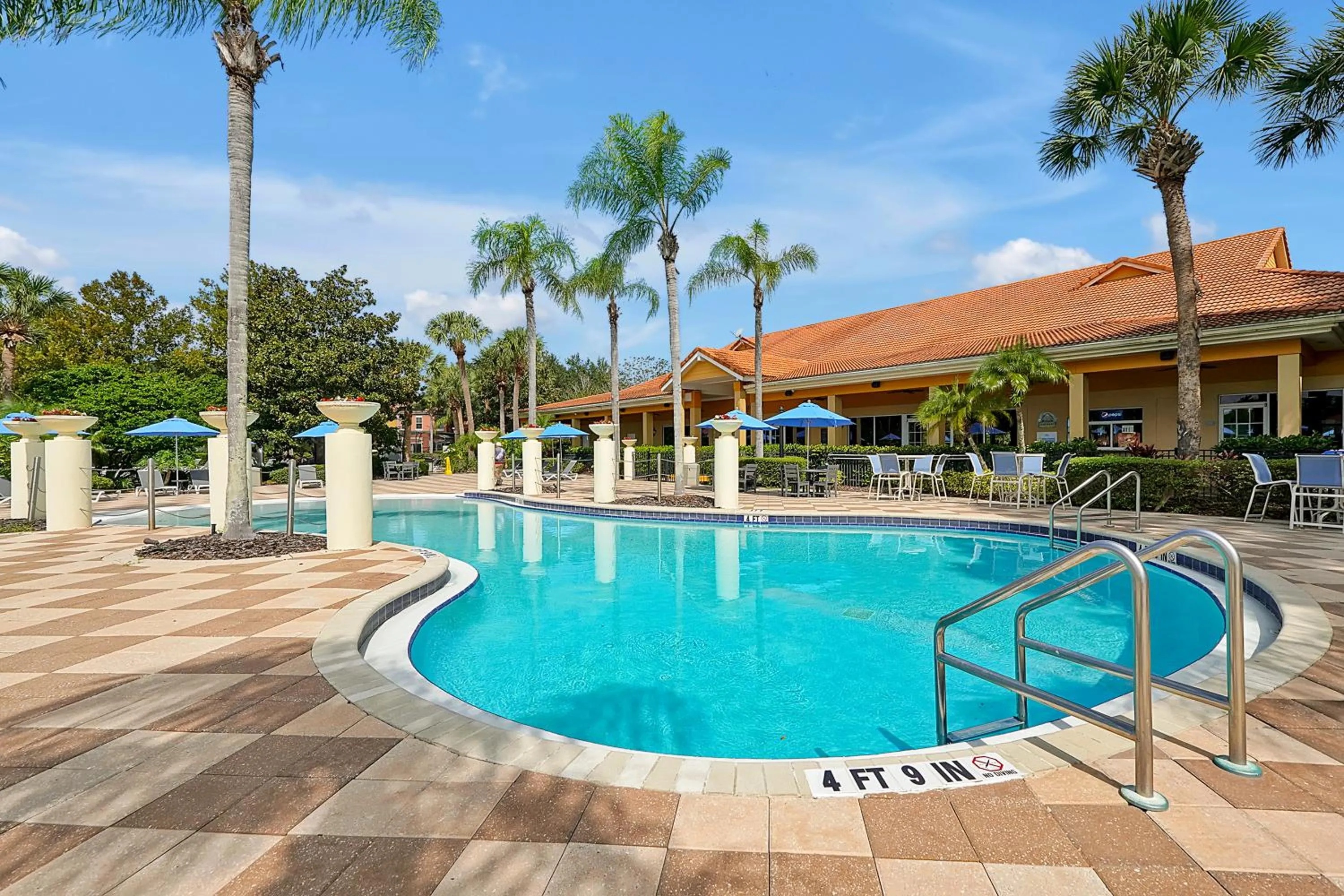 Property building in Encantada Resort Vacation Townhomes by IDILIQ