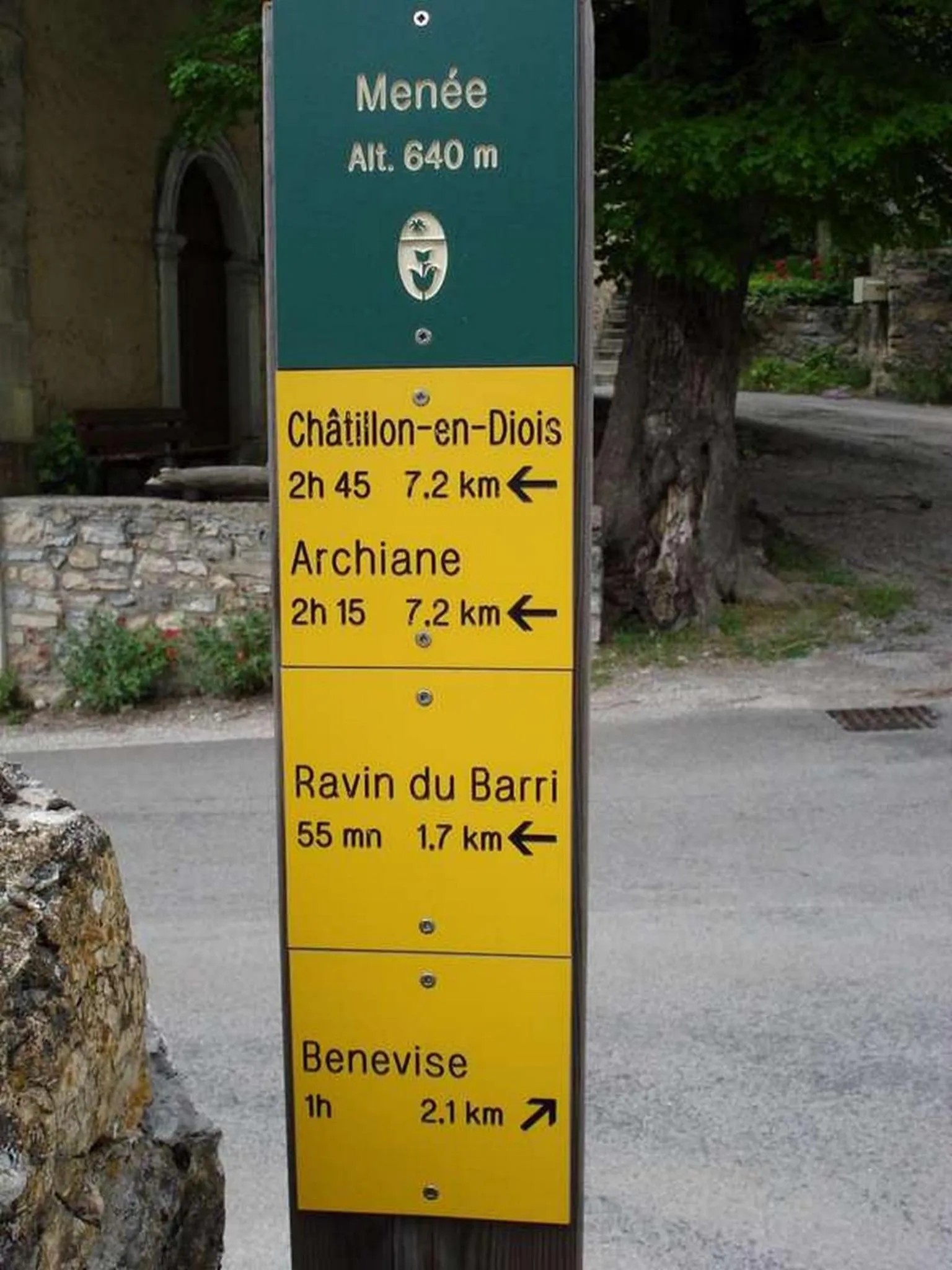 Hiking in Le Sareymond