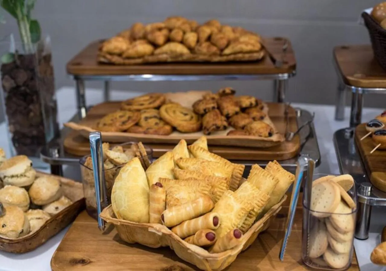 Restaurant/places to eat in The Envoy Hotel Abuja