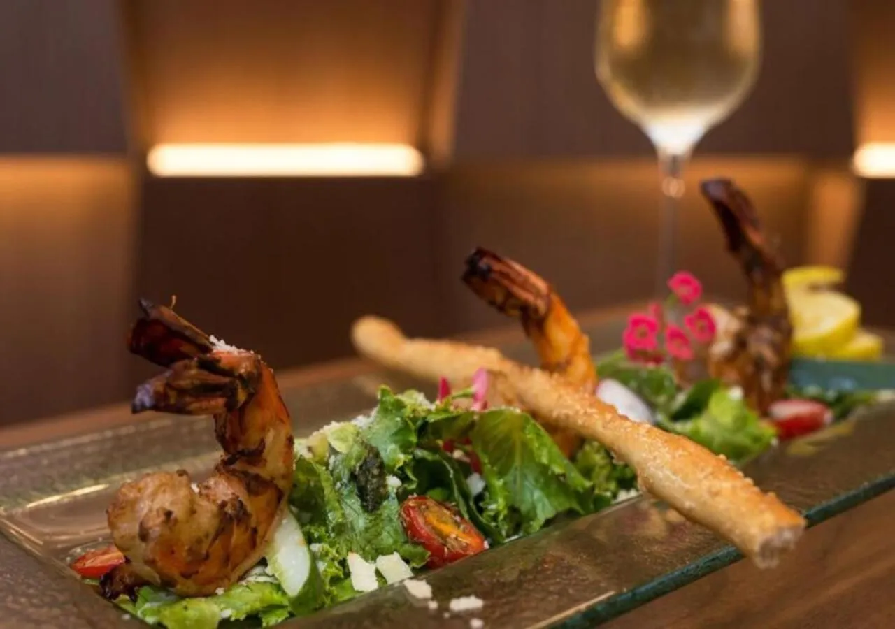 Restaurant/places to eat in The Envoy Hotel Abuja