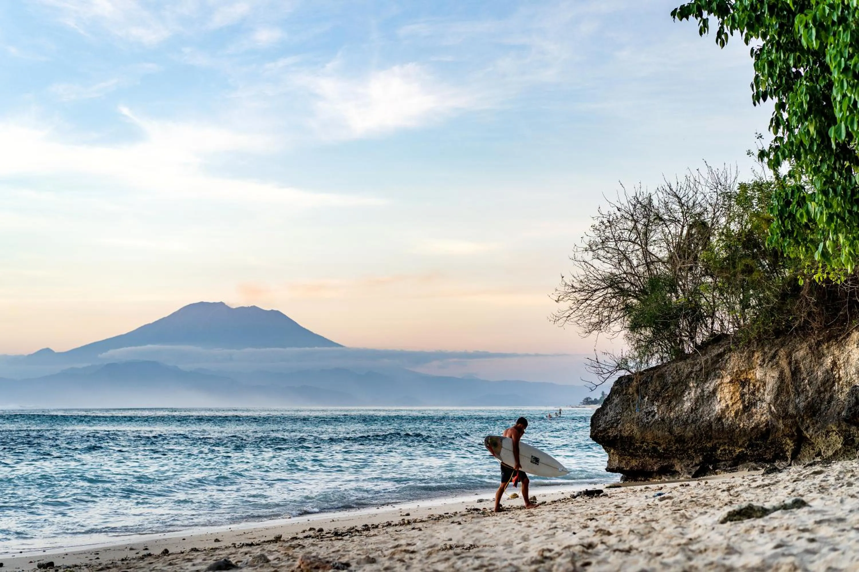 Mountain view in Song Lambung Beach Huts