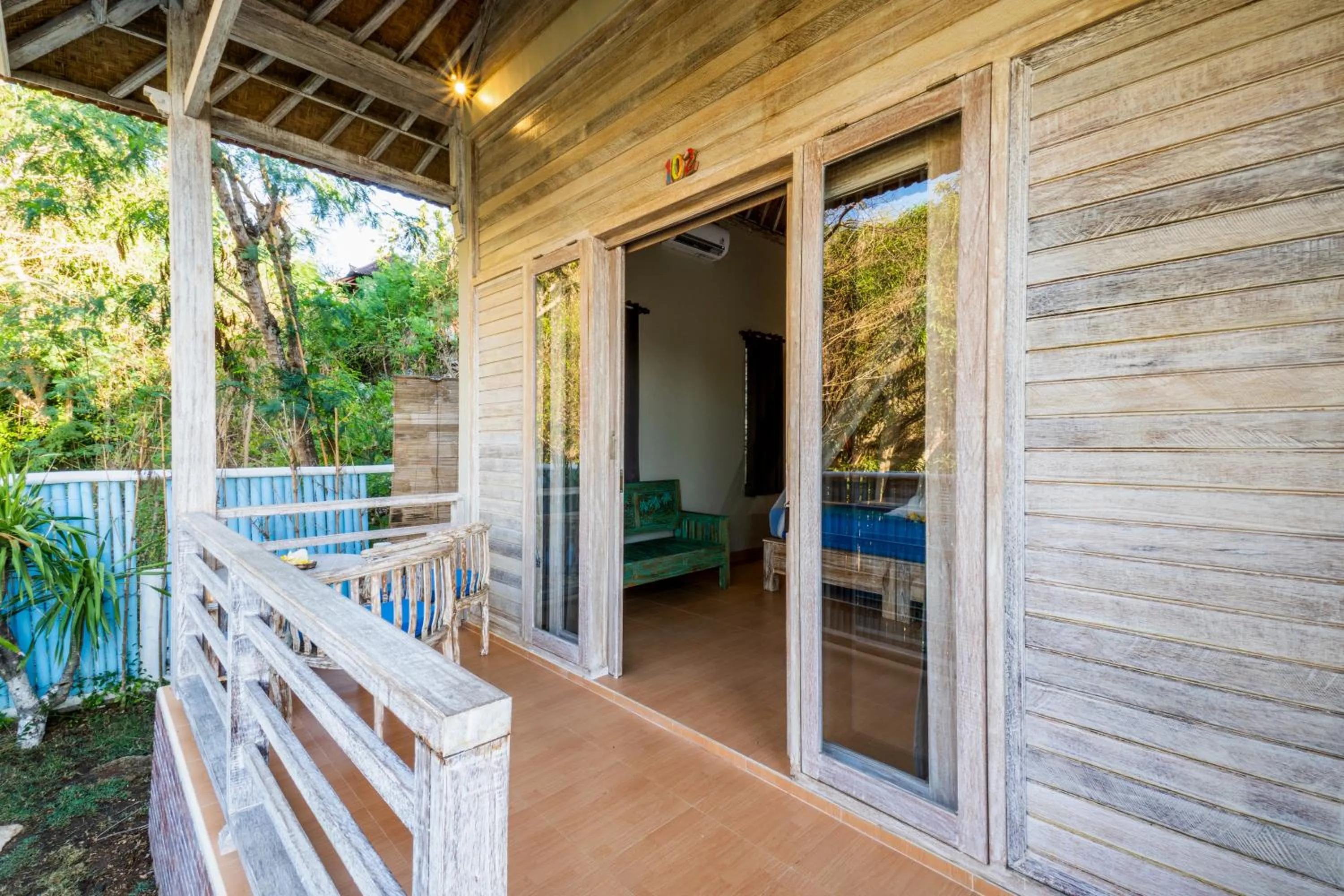 Balcony/Terrace in Song Lambung Beach Huts