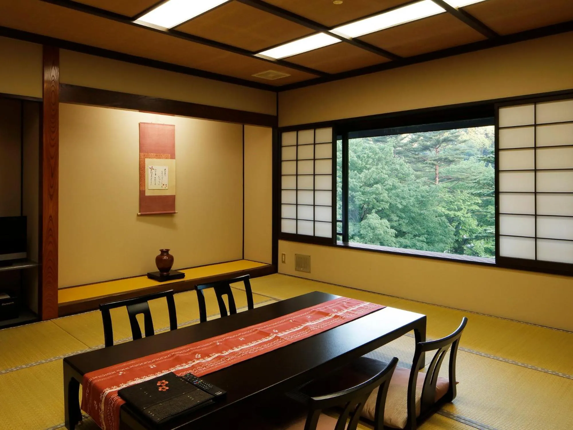 Photo of the whole room in Hana to Hana